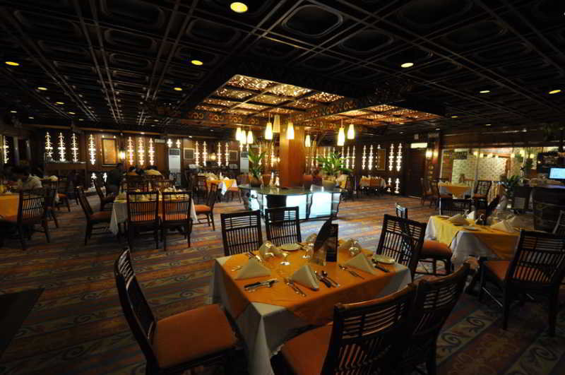 Oasis Hotel