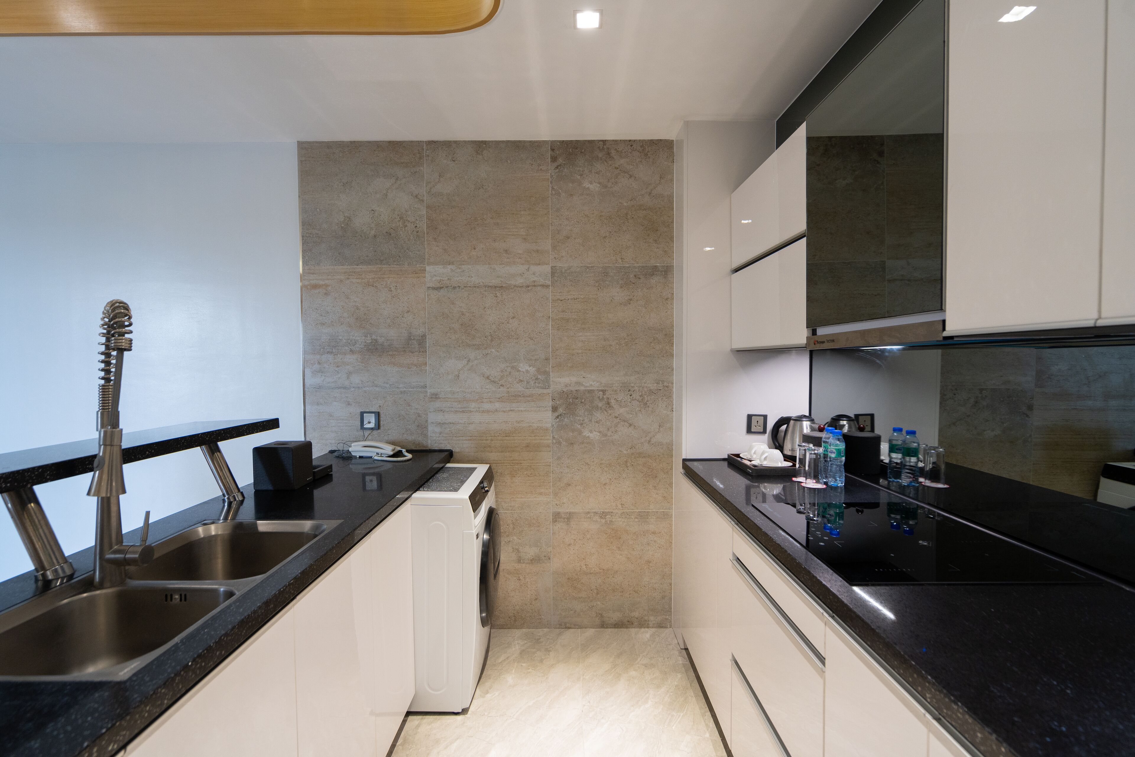 One Euphoria Luxe Hotel