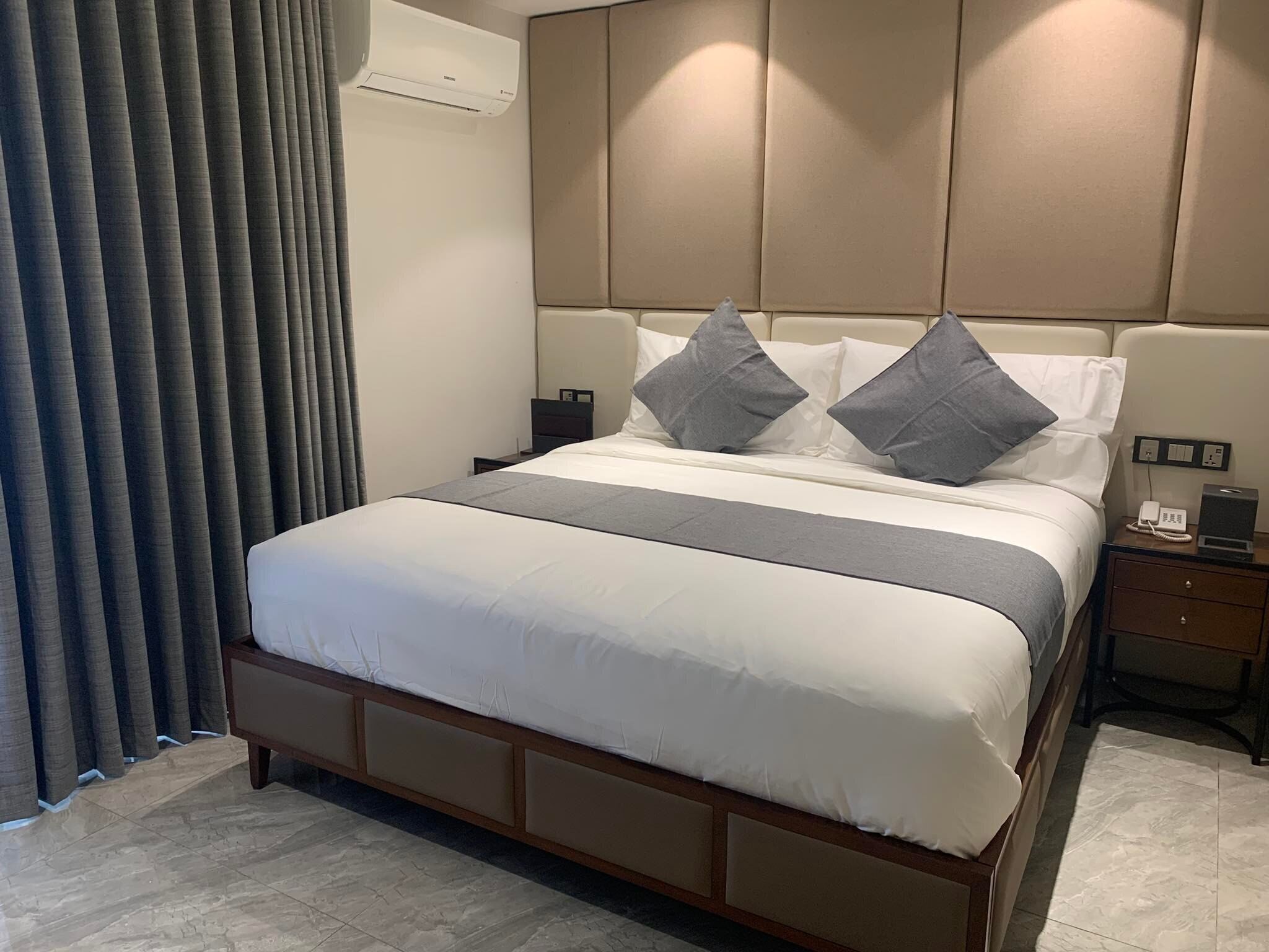 One Euphoria Luxe Hotel