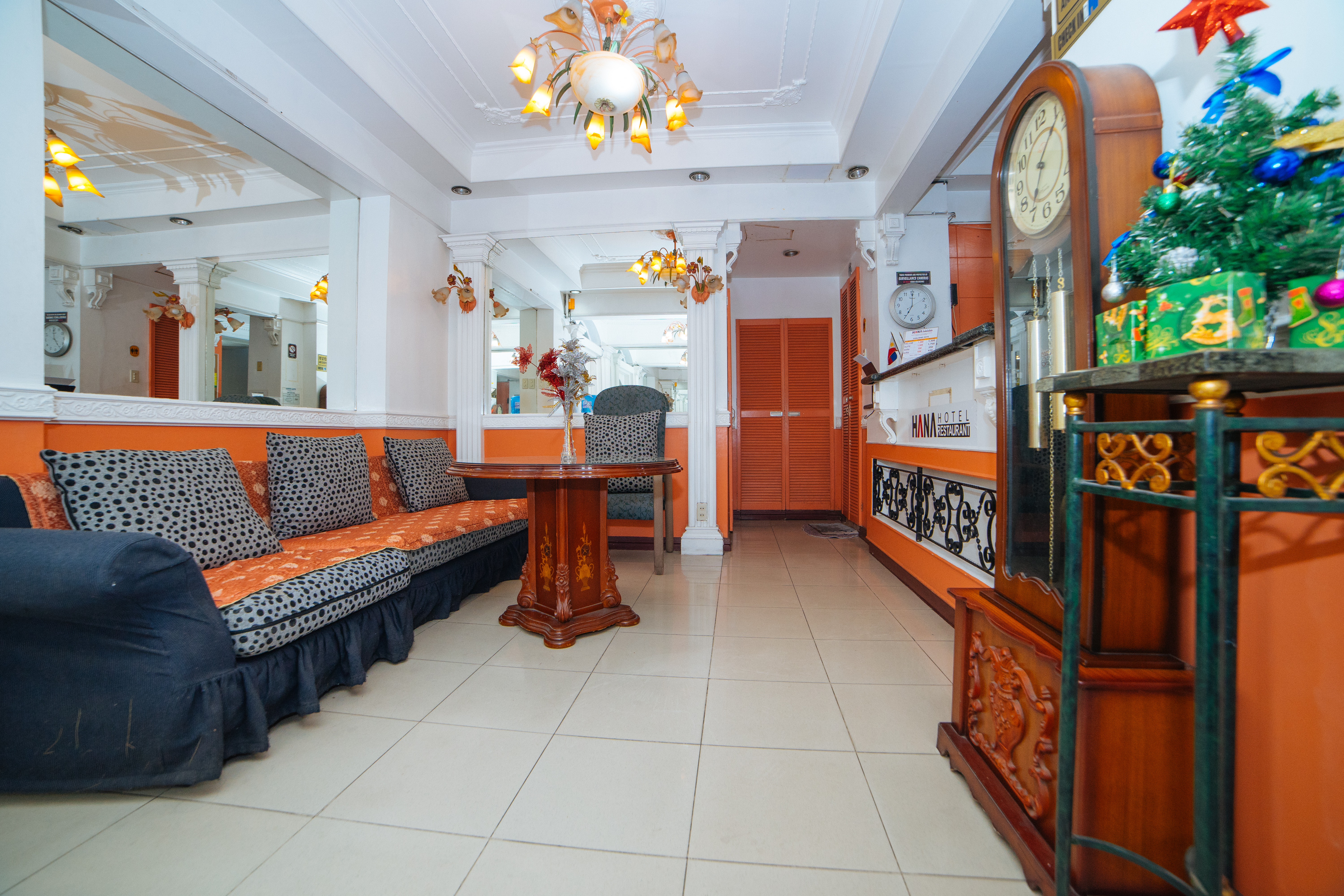 RedDoorz @ Fields Avenue Angeles City