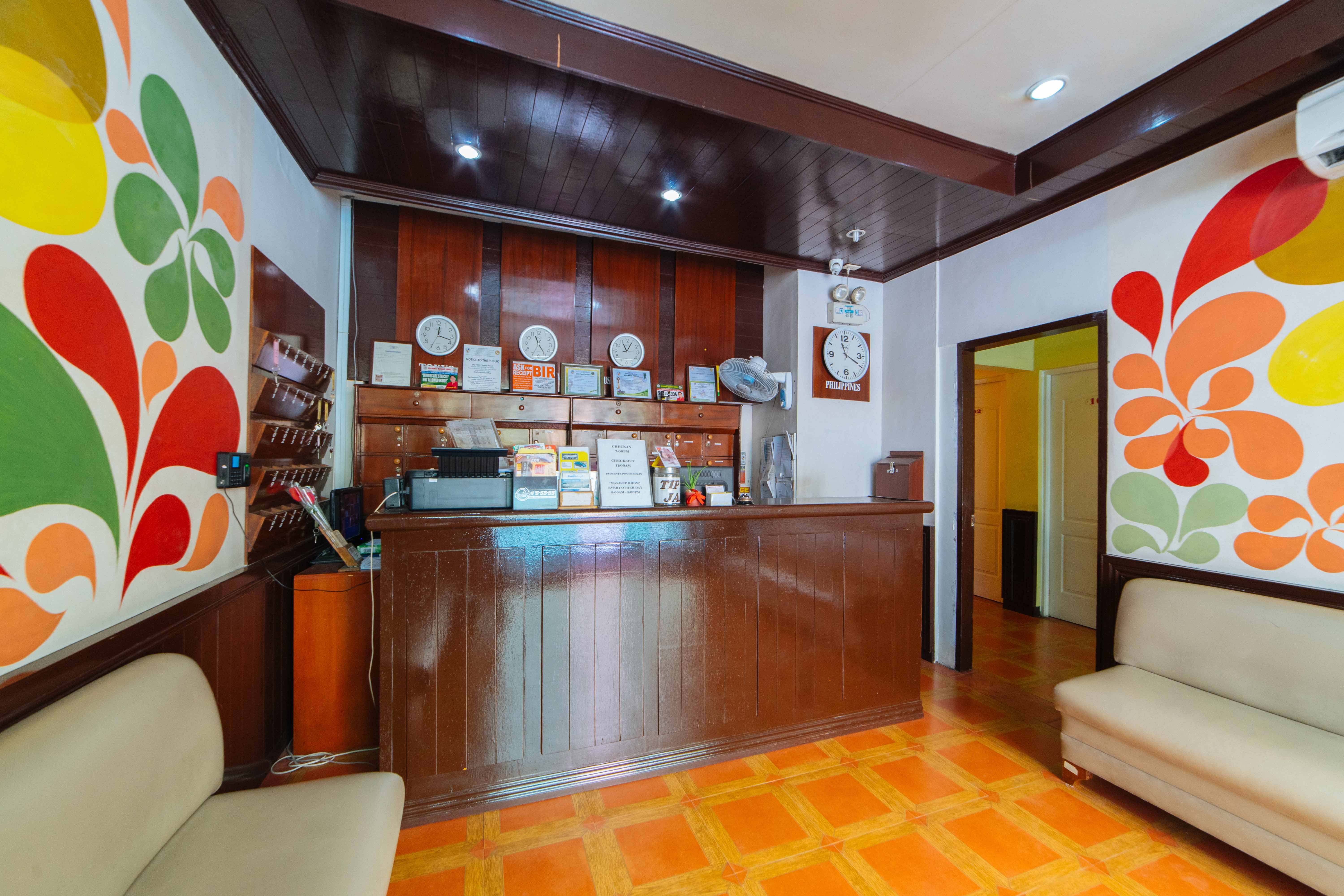 RedDoorz Near Walking Street Angeles City