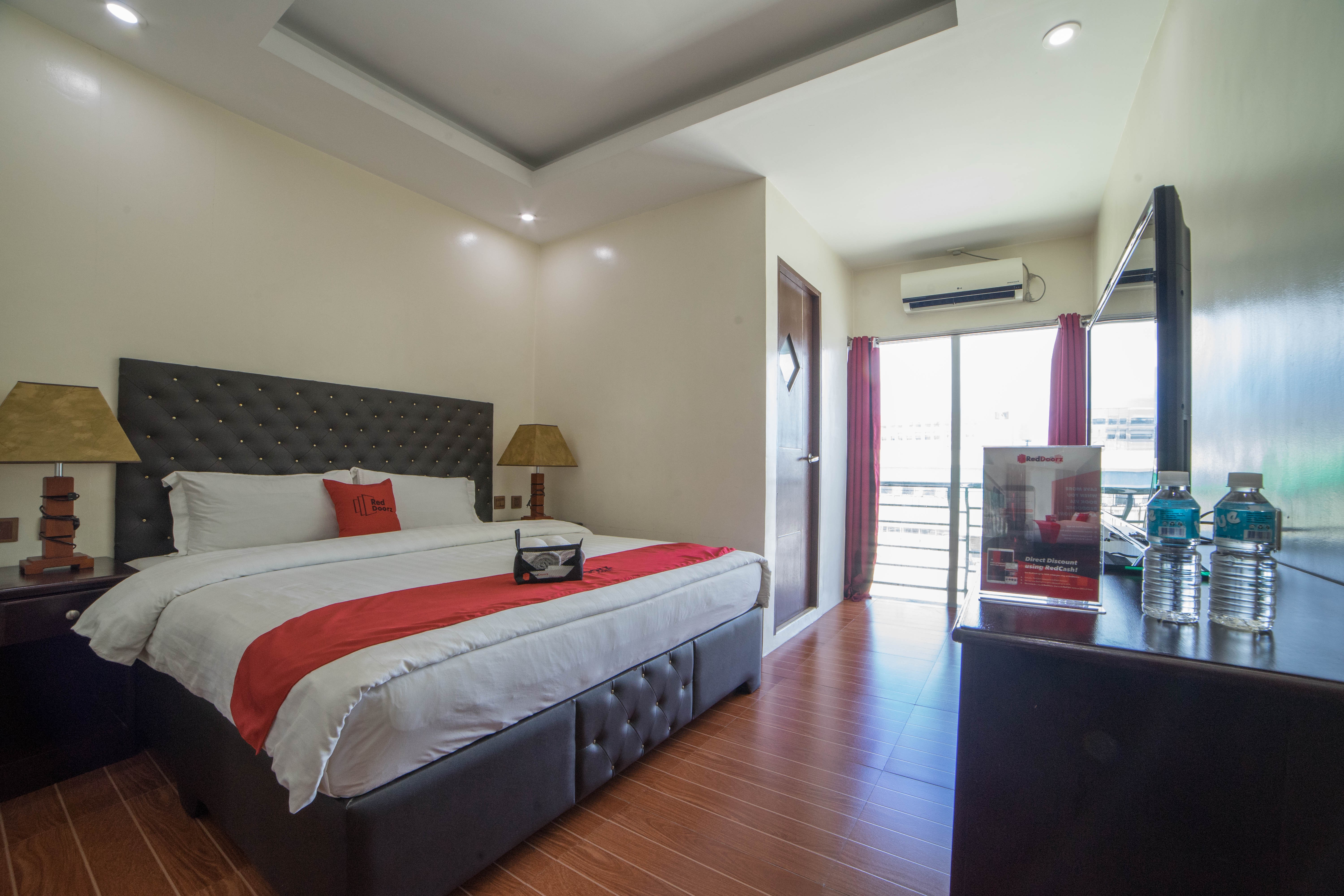 RedDoorz Plus @ Balibago Angeles City