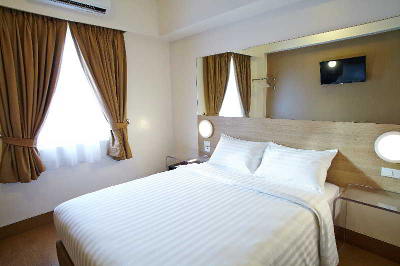 Red Planet Angeles City