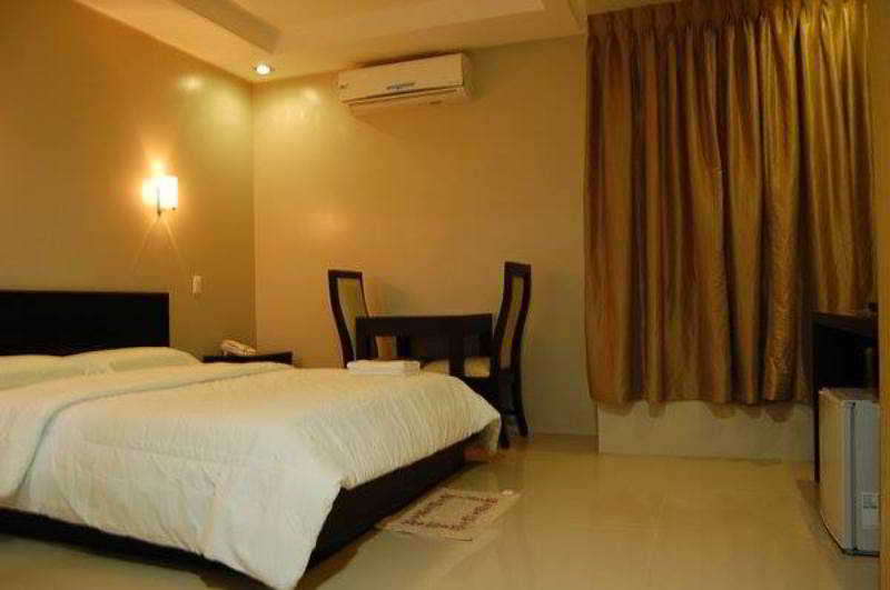 Rumi Apartelle Hotel