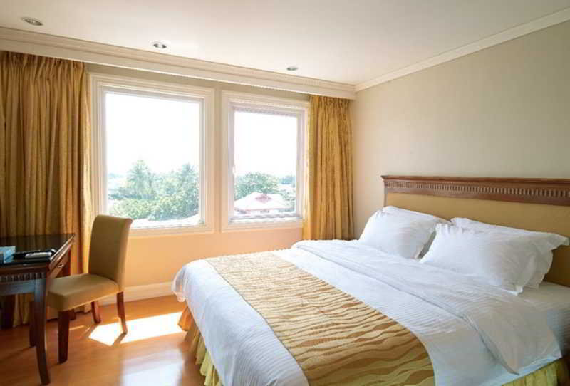 Savannah Resort Hotel