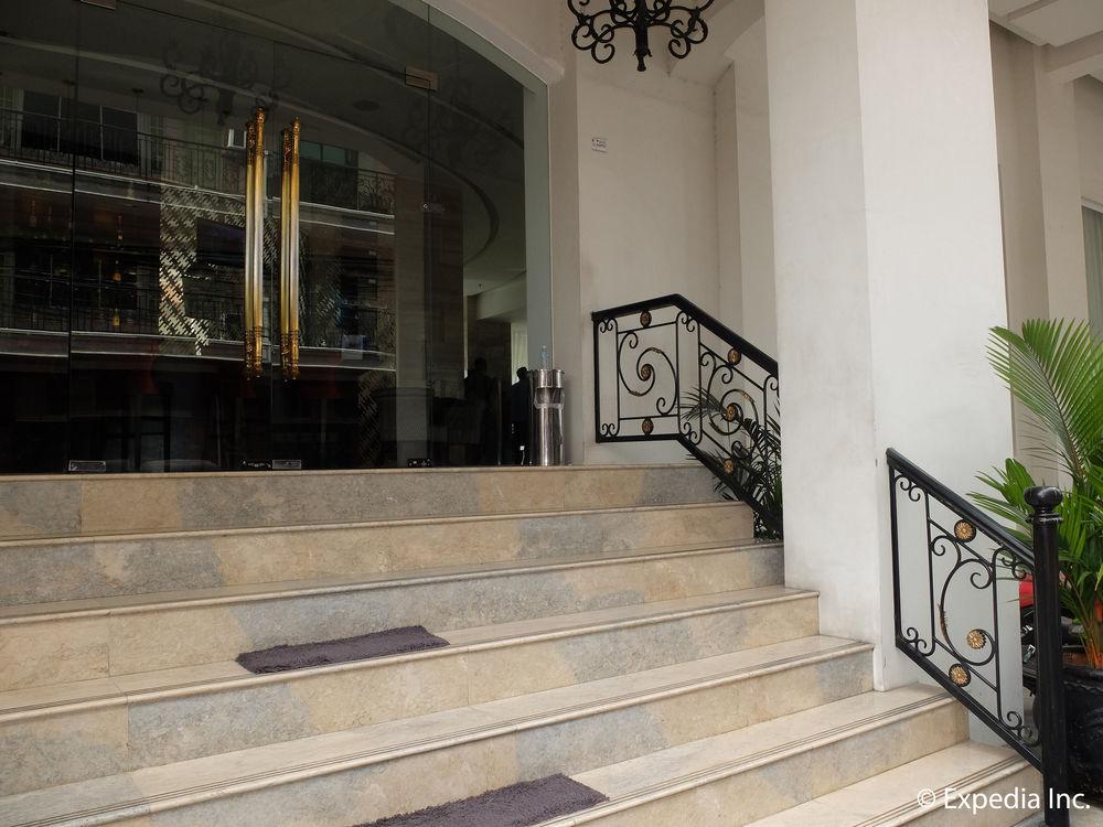 The Penthouse Condo, Hotel and Residence