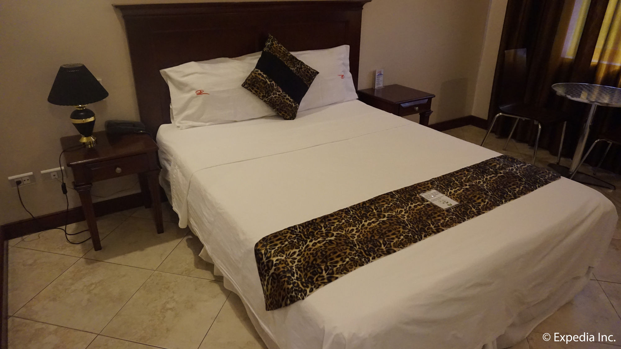Valentino's Hotel