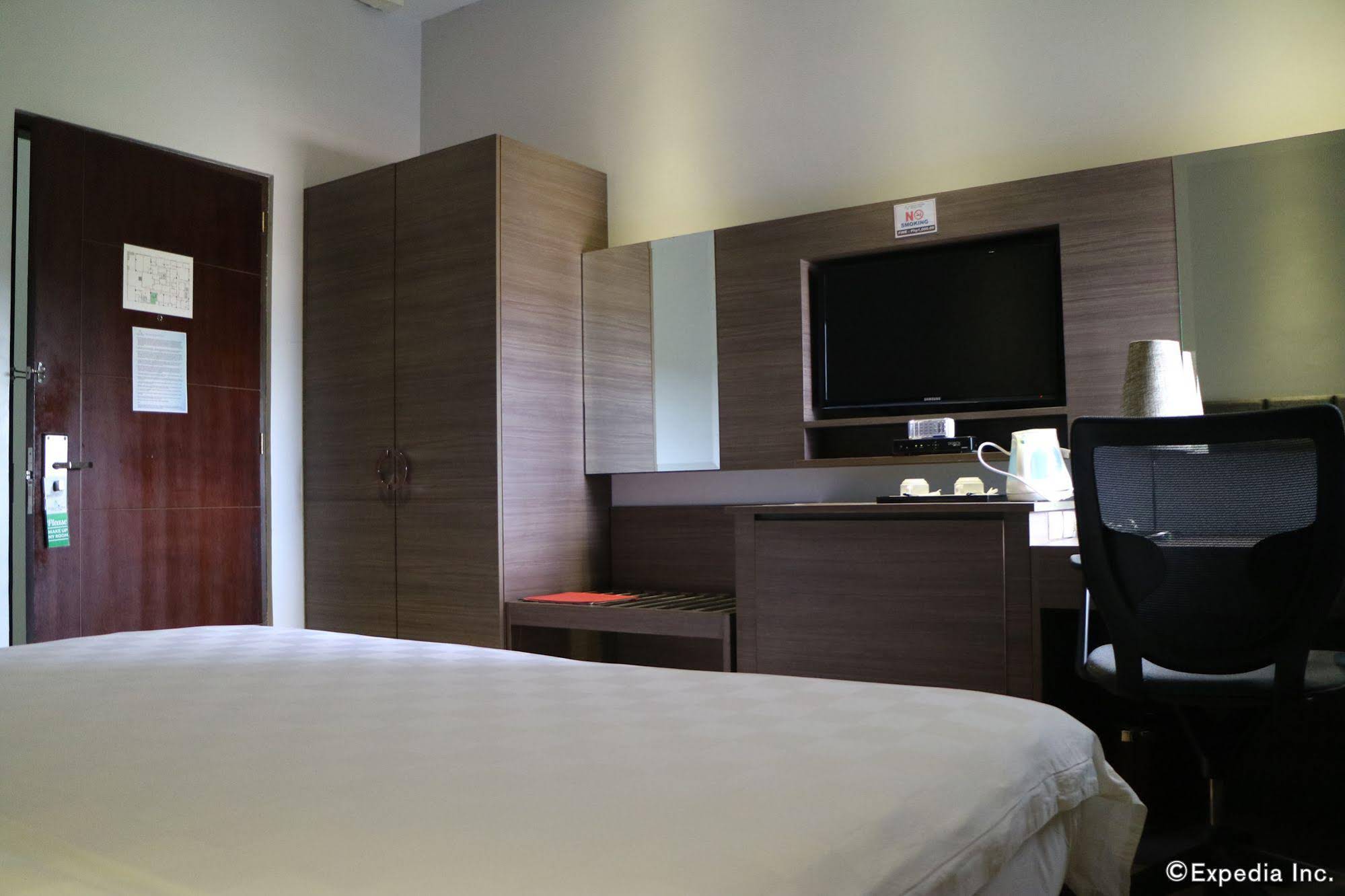 Avenue Suites