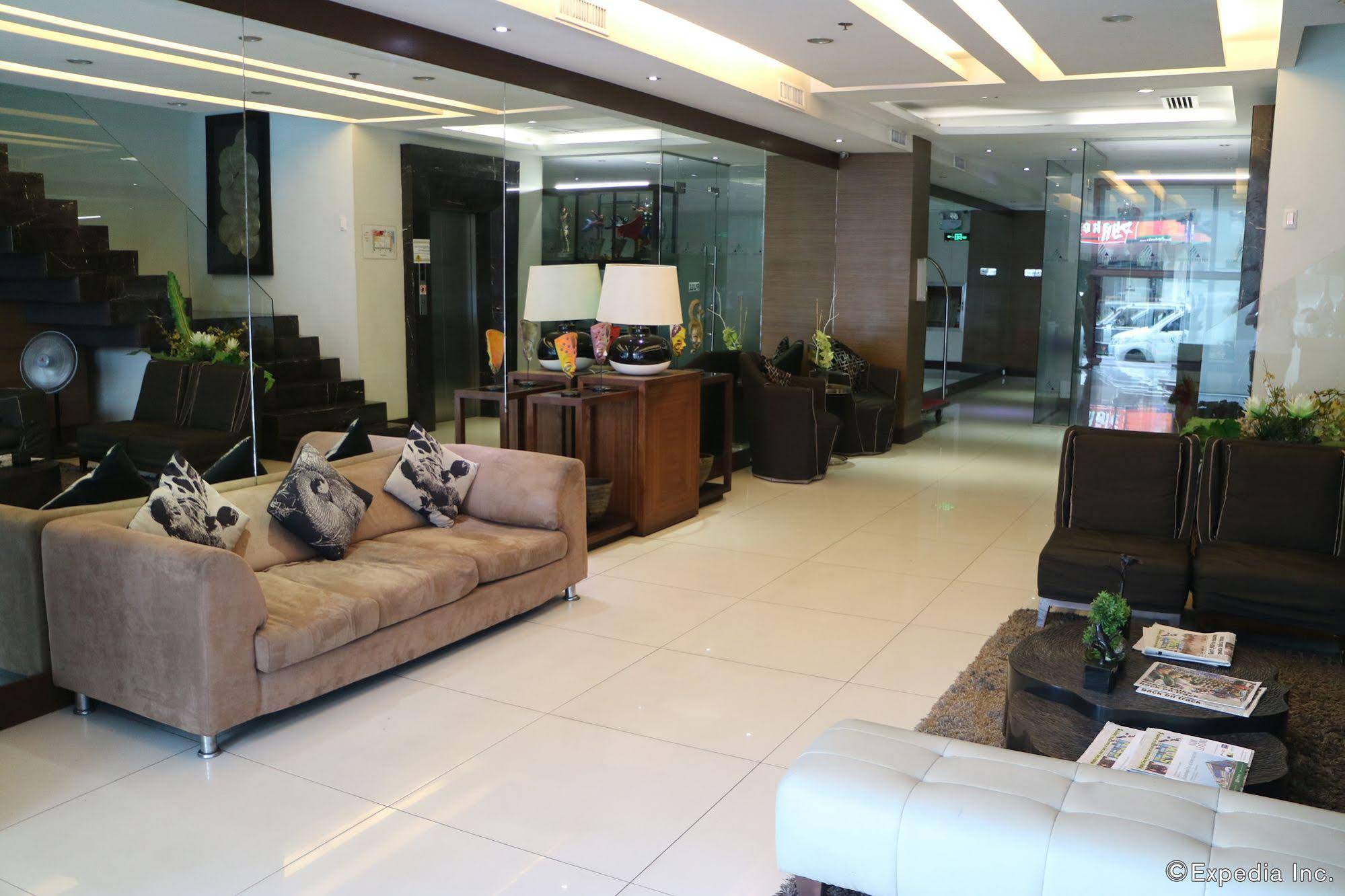 Avenue Suites