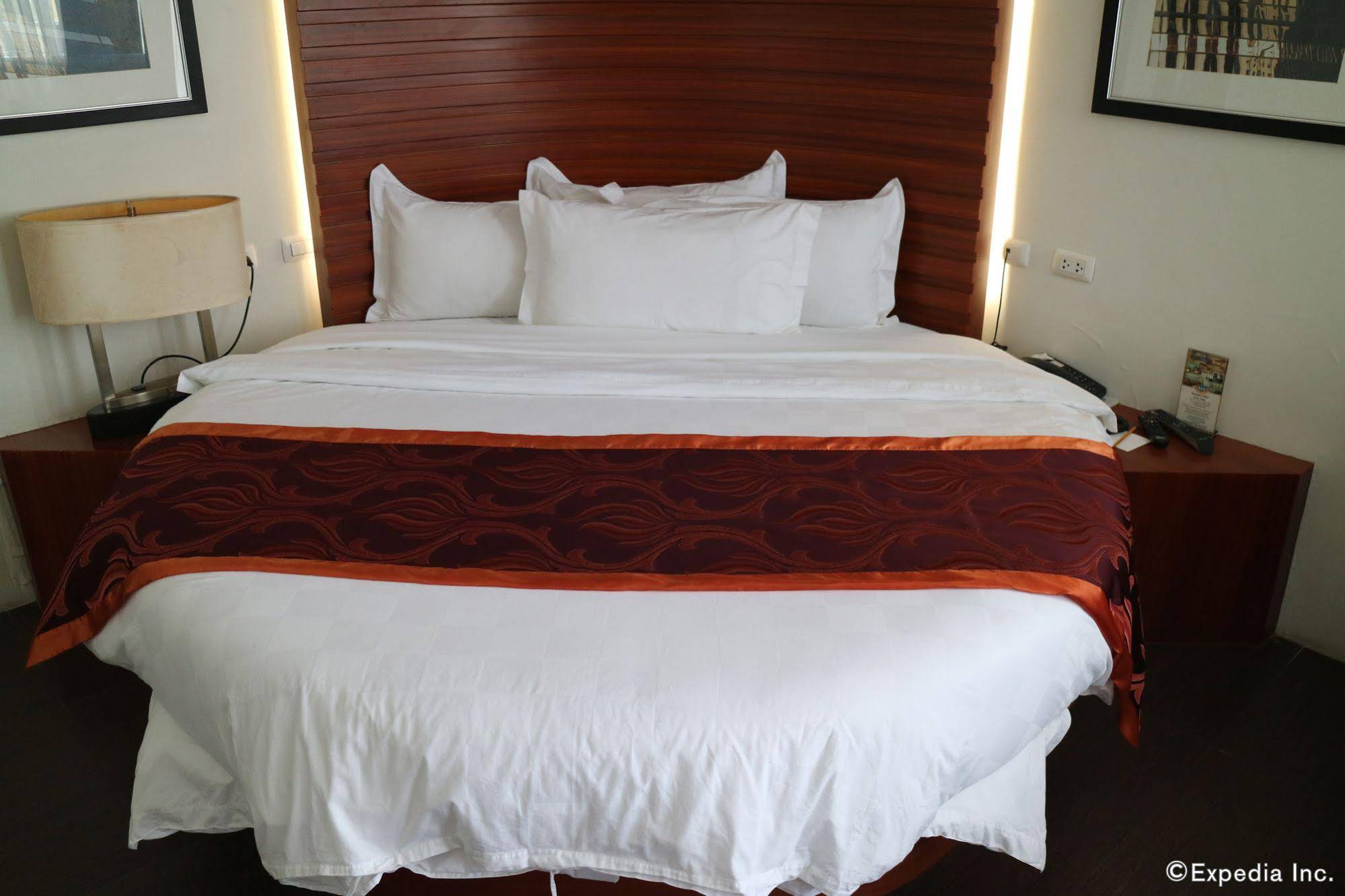 Avenue Suites