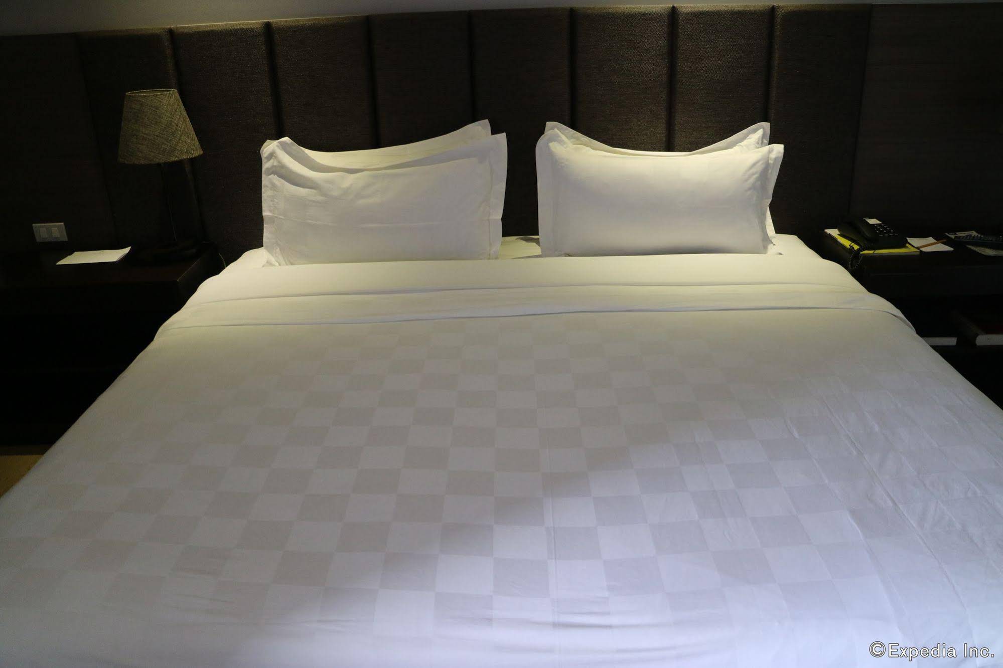 Avenue Suites