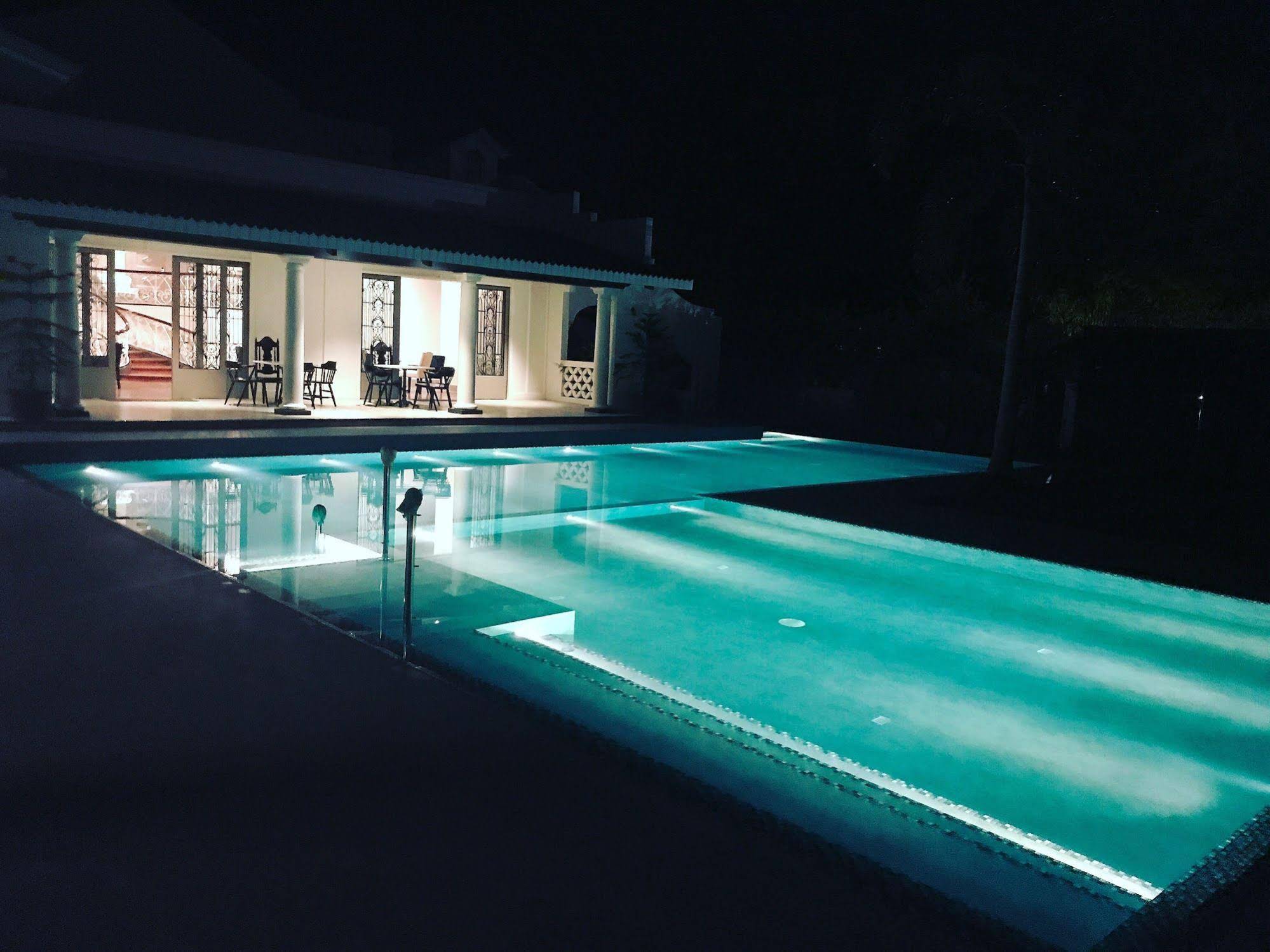 Avenue Suites