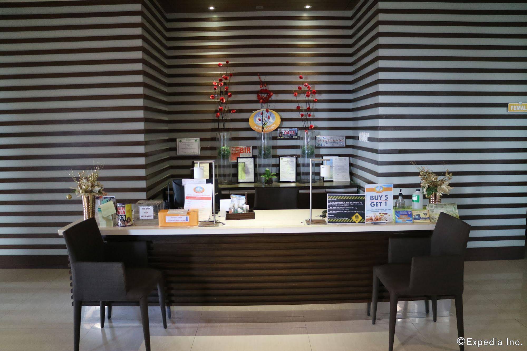 Avenue Suites