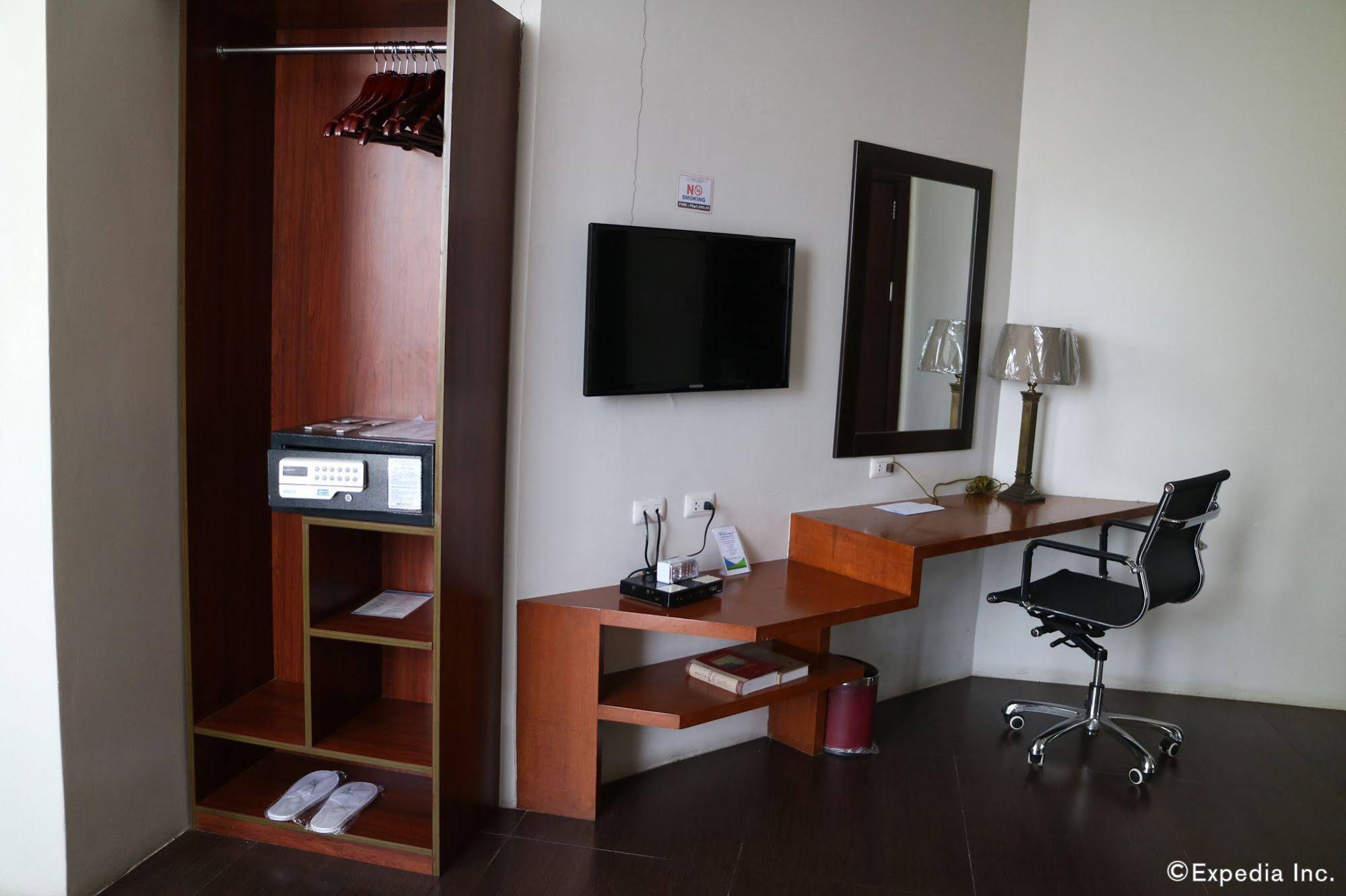 Avenue Suites