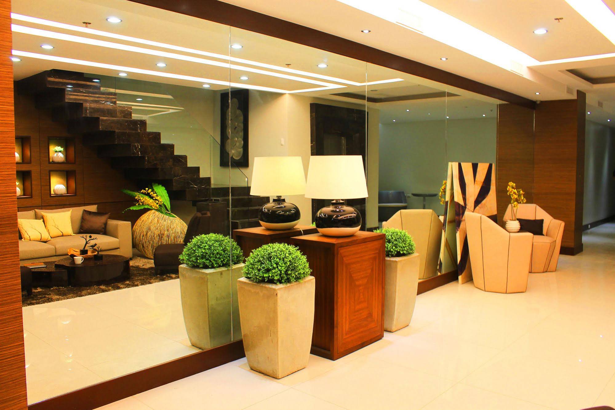 Avenue Suites