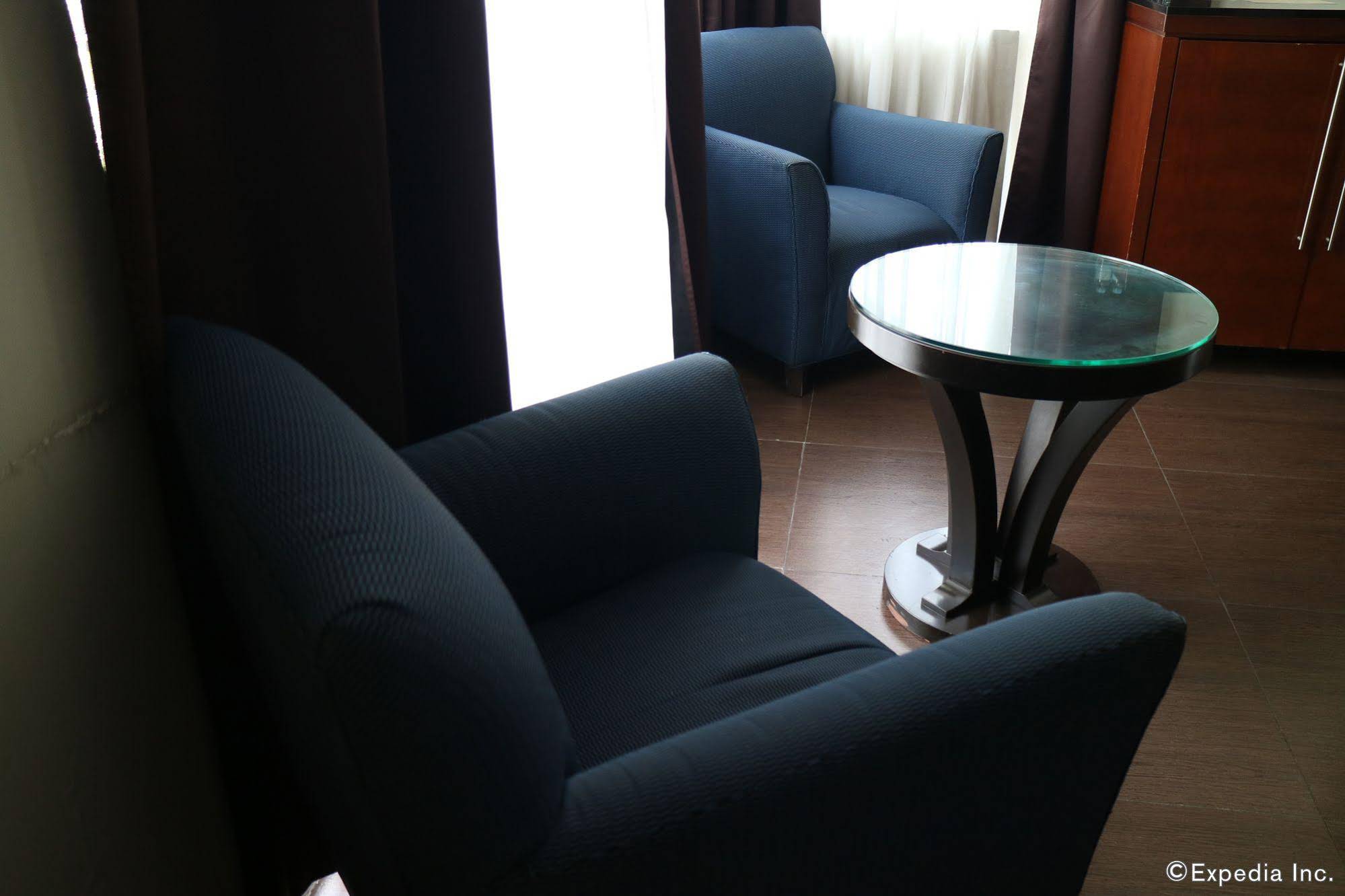 Avenue Suites