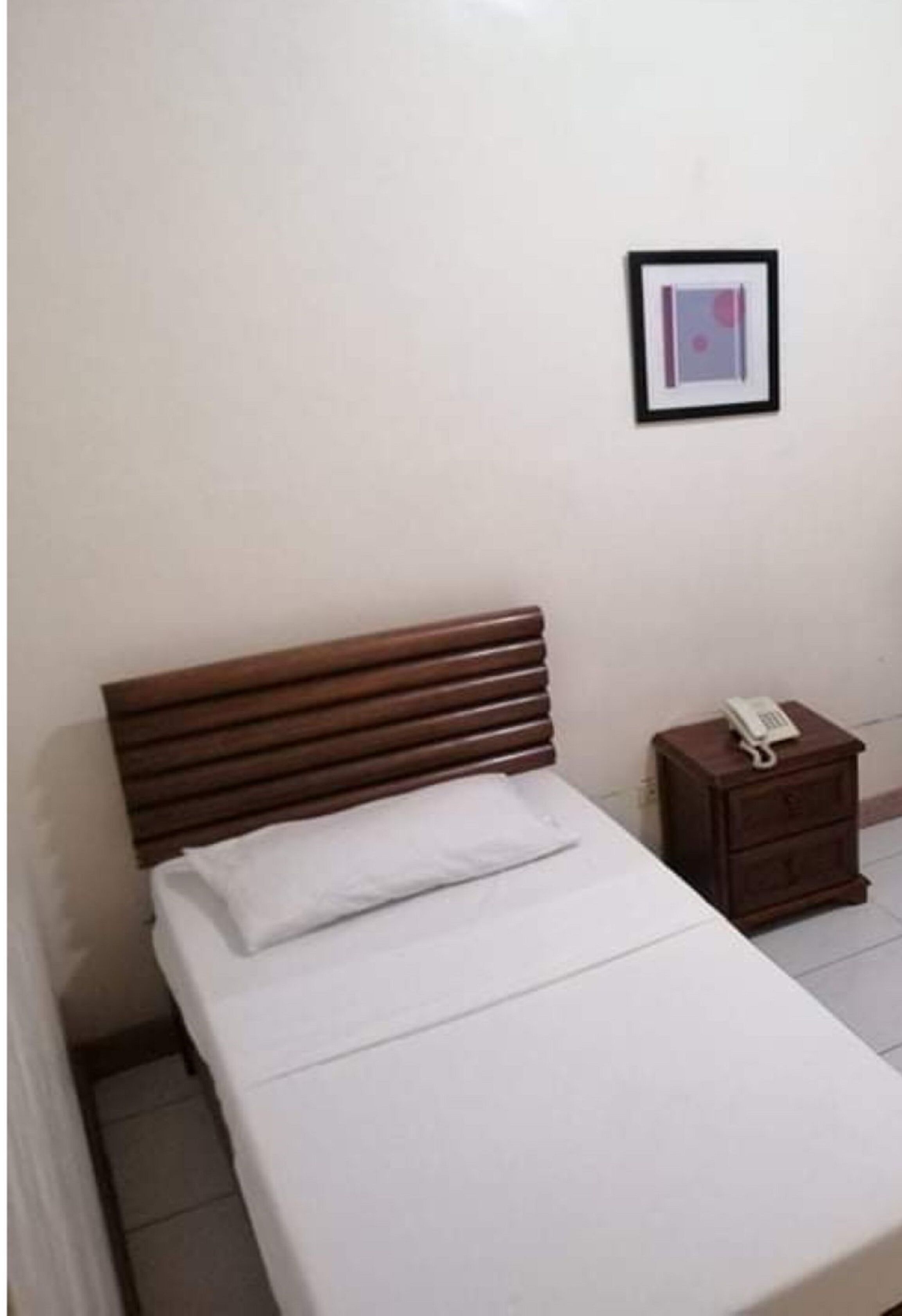 RedDoorz at Casa Marabella Villamonte Bacolod City