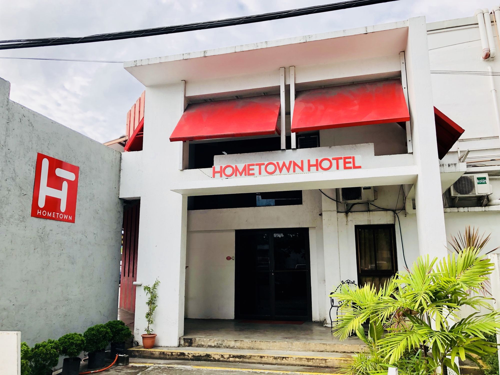 Hometown Hotel Bacolod Lacson