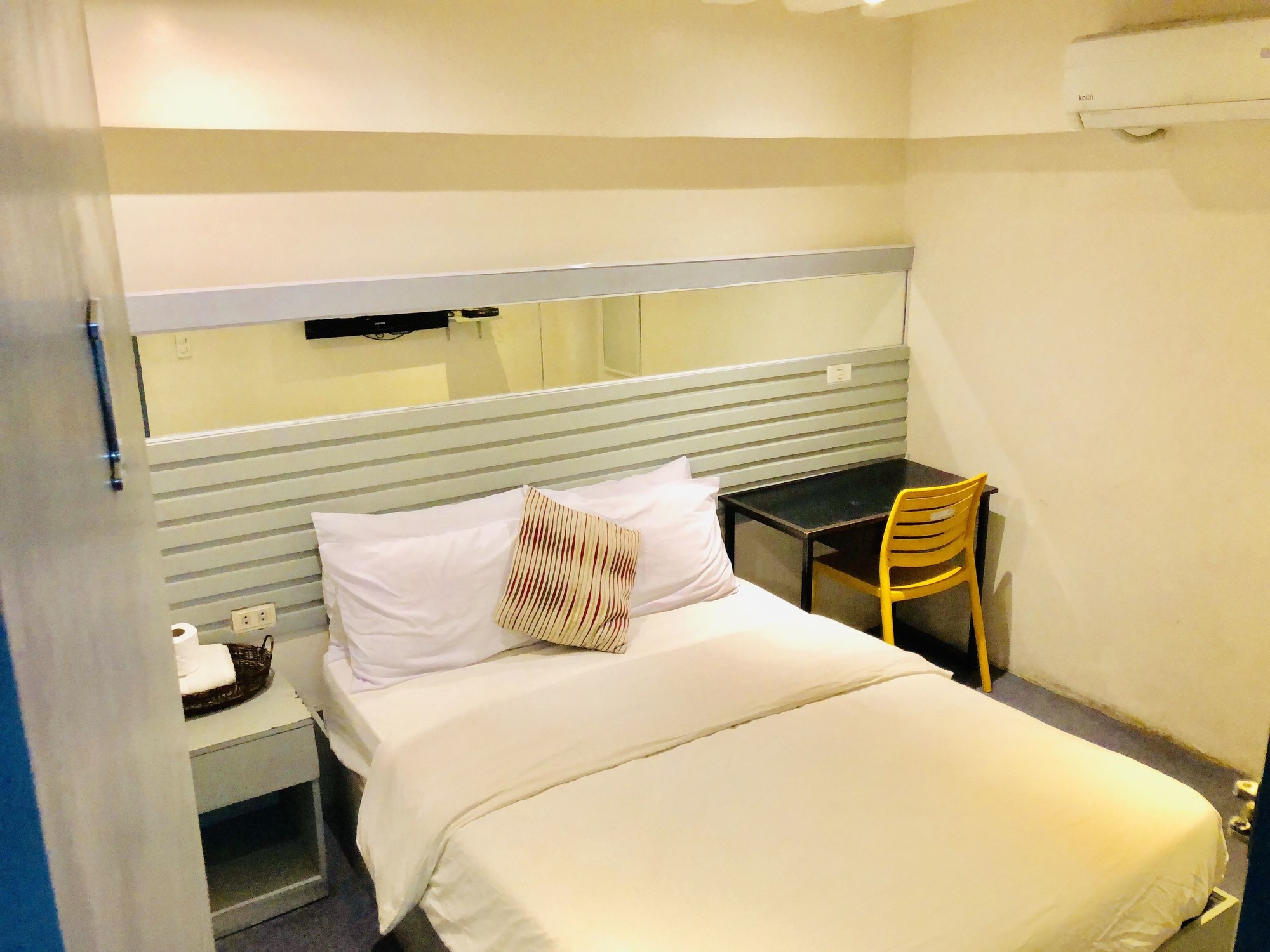 Hometown Hotel Bacolod Lacson