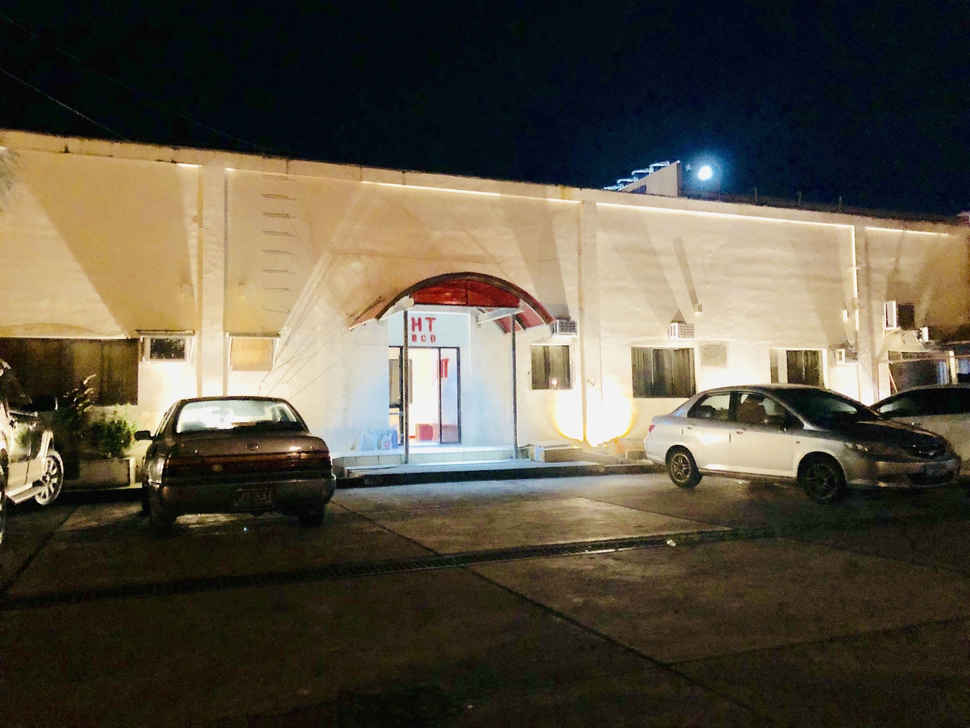 Hometown Hotel Bacolod Lacson
