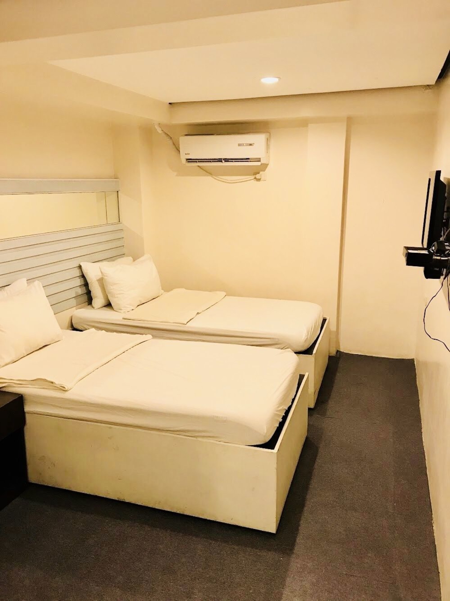 Hometown Hotel Bacolod Lacson
