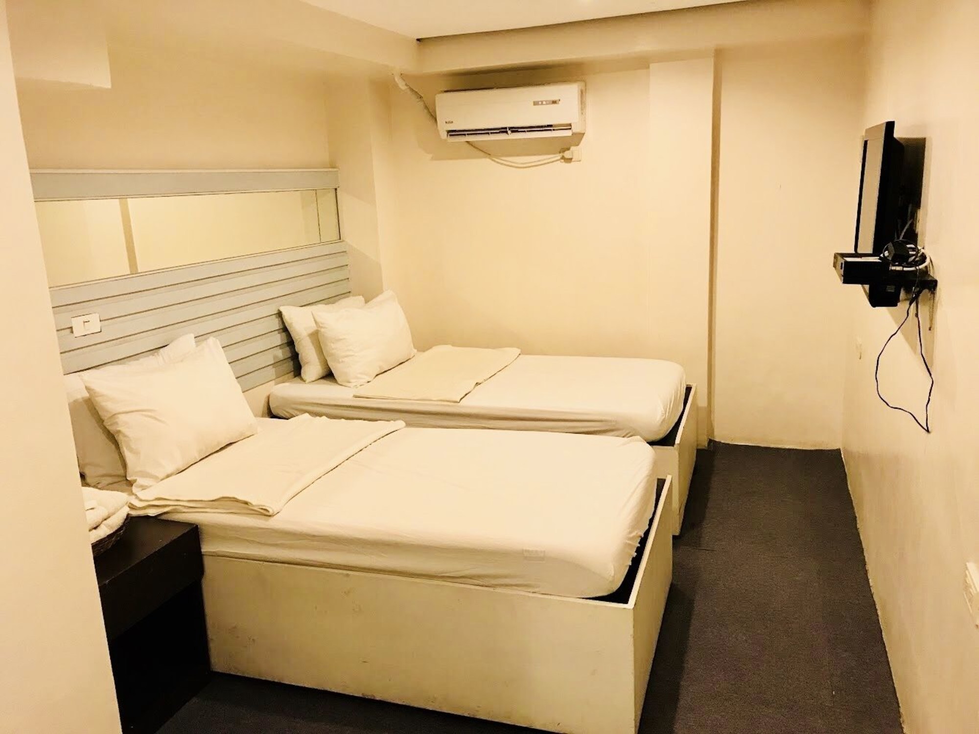 Hometown Hotel Bacolod Lacson
