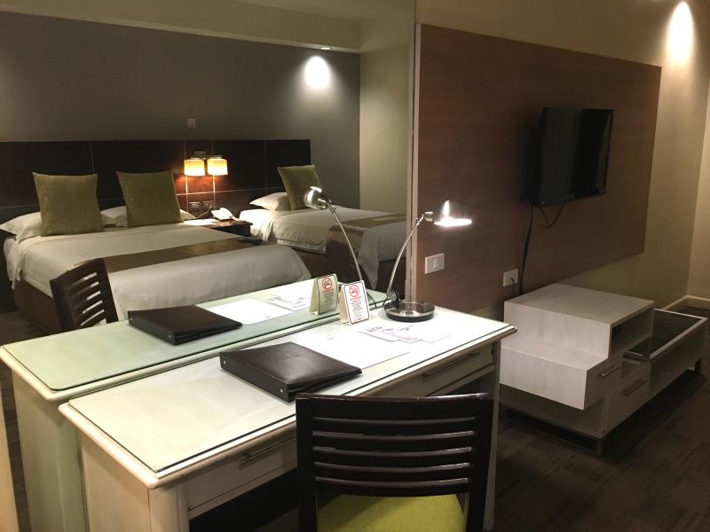 L’ Fisher Hotel