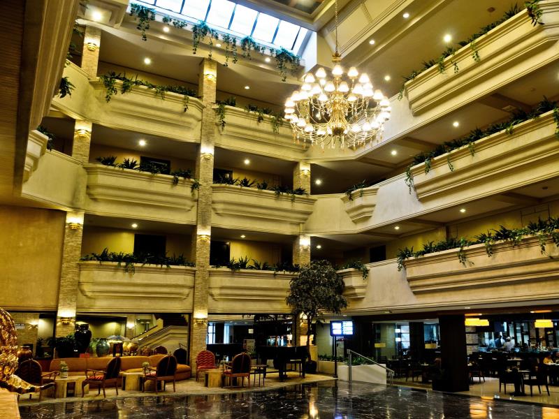 L’ Fisher Hotel