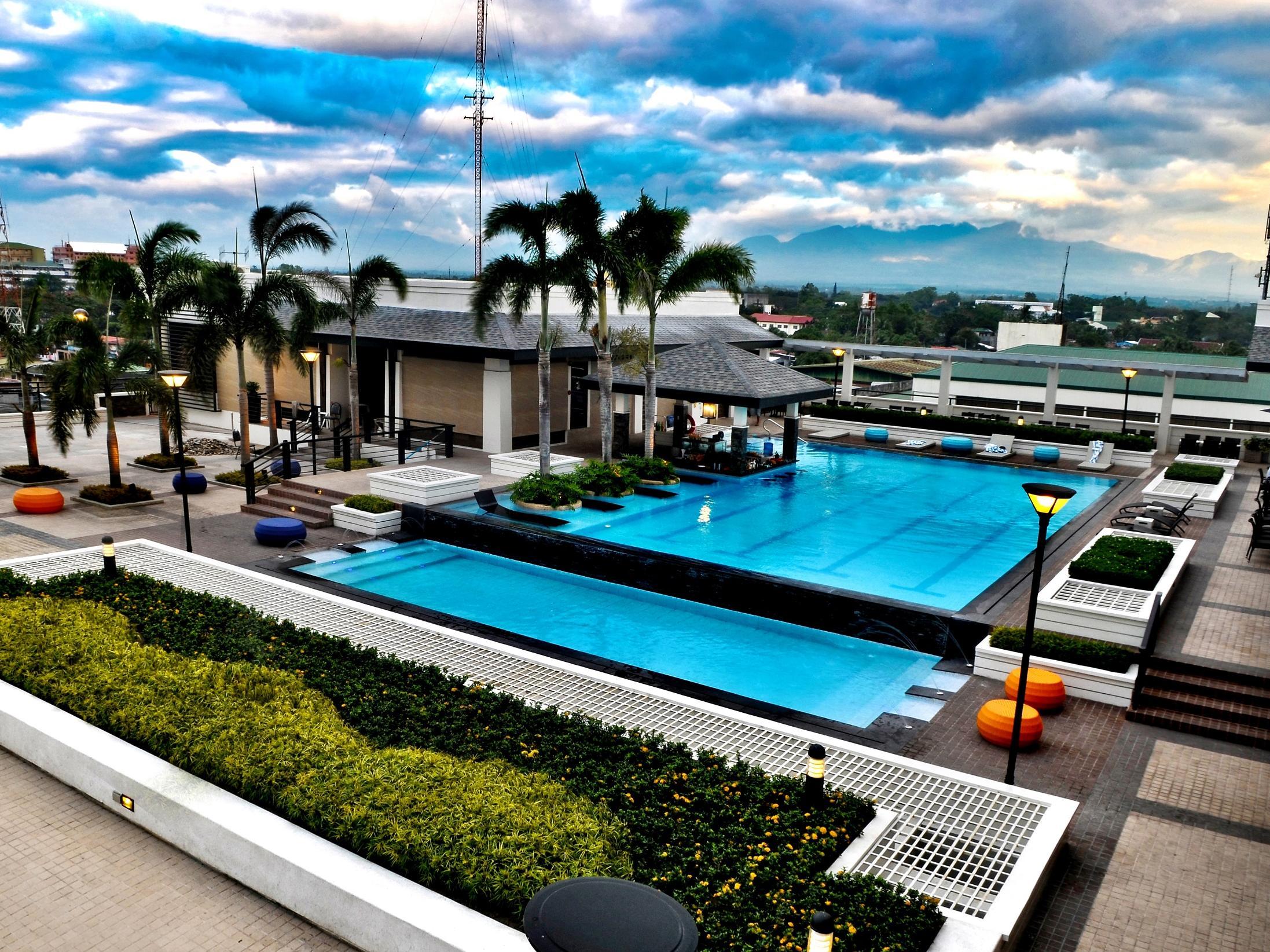 L’ Fisher Hotel