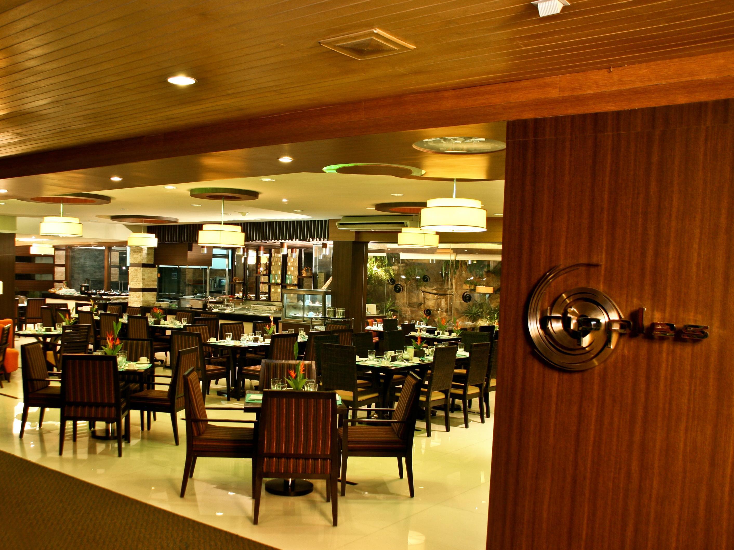 L’ Fisher Hotel