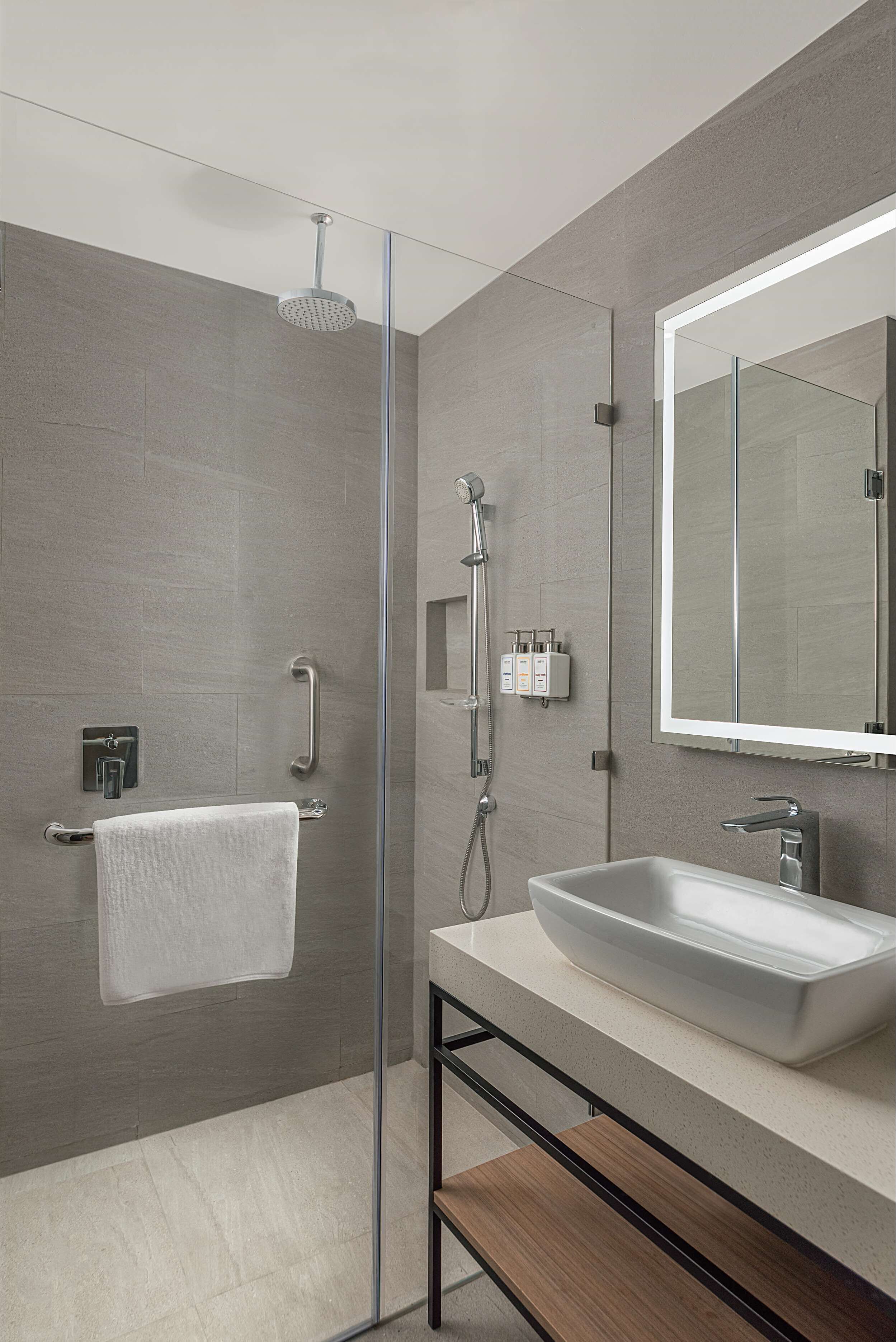 Park Inn By Radisson Bacolod
