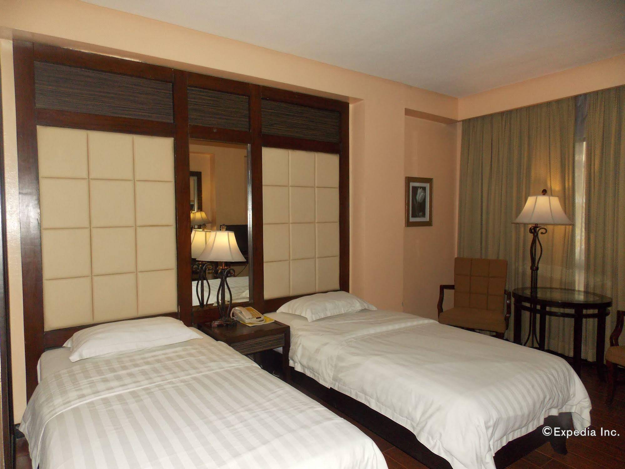 Planta Centro Bacolod Hotel & Residences