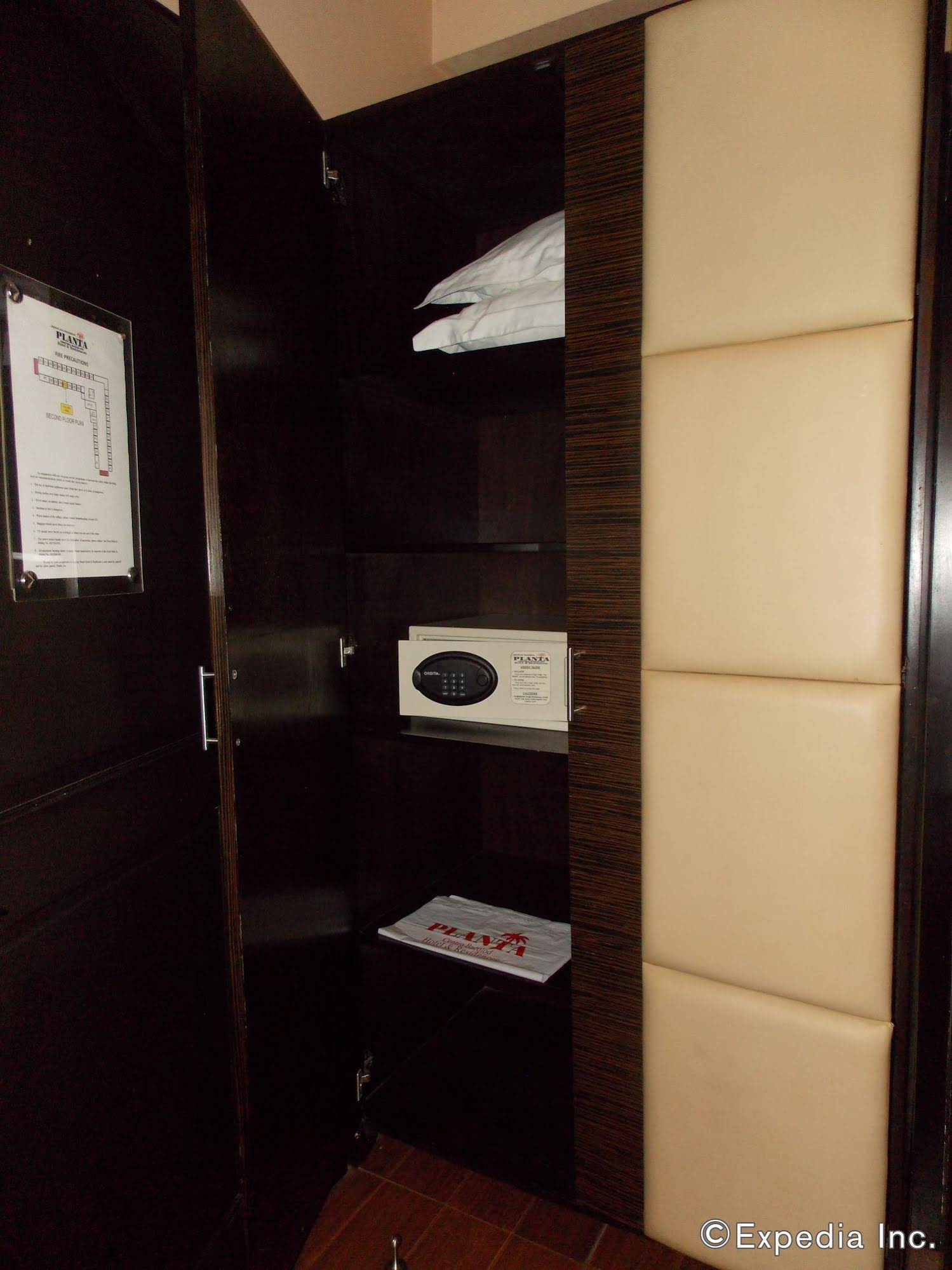 Planta Centro Bacolod Hotel & Residences