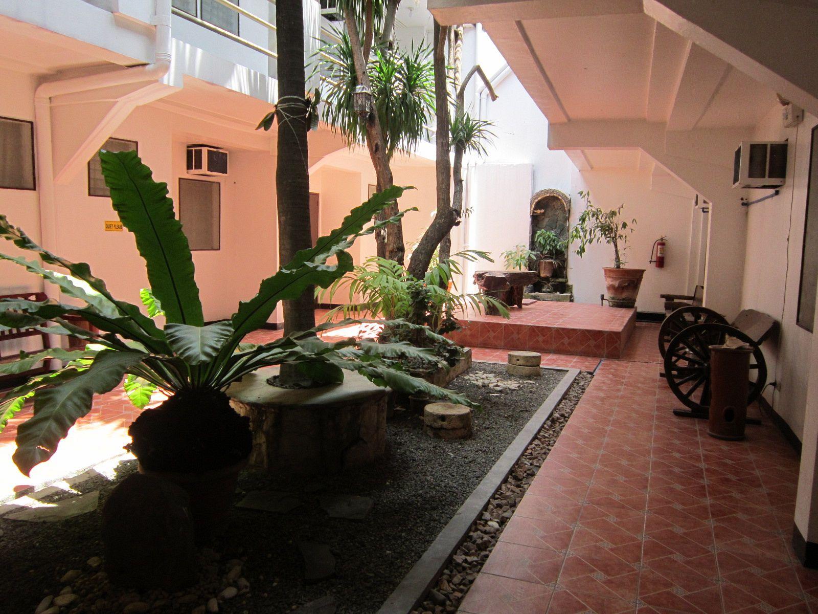 Pleasant Travelers Pension House