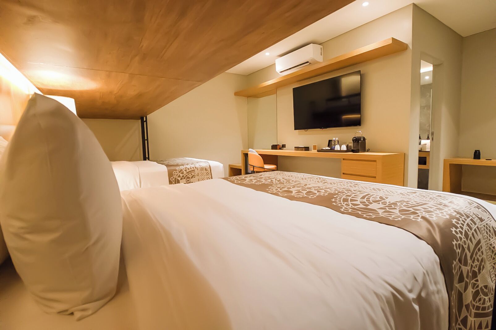 Brittany Hotel Villar City