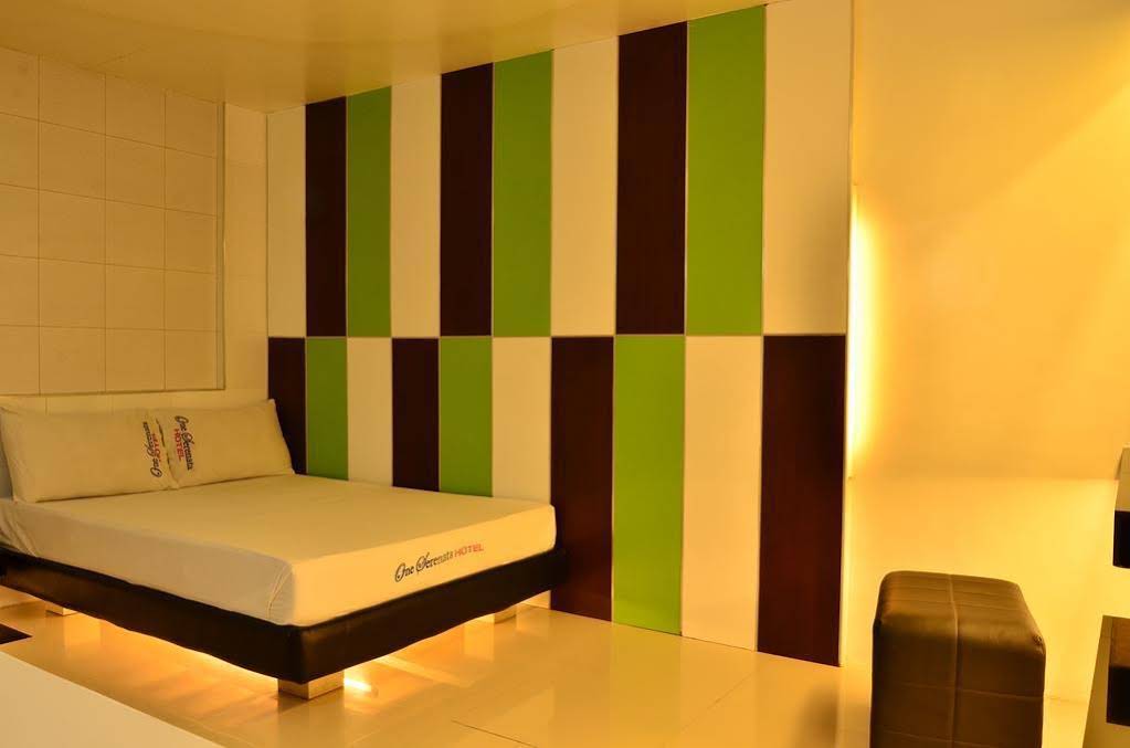 One Serenata Hotel Bacoor