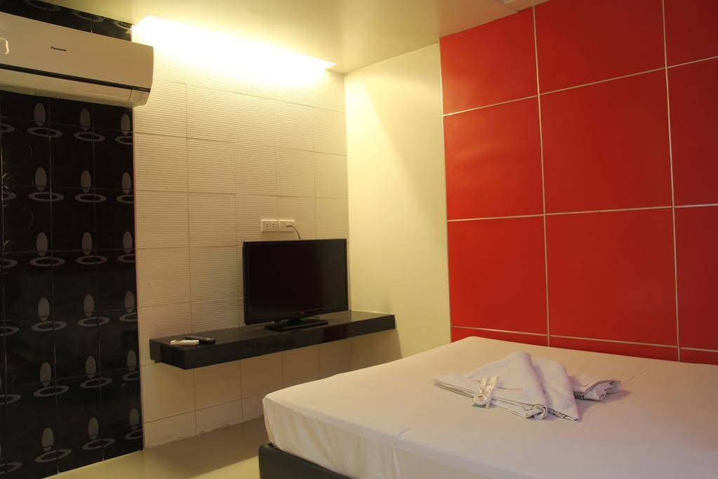One Serenata Hotel Bacoor