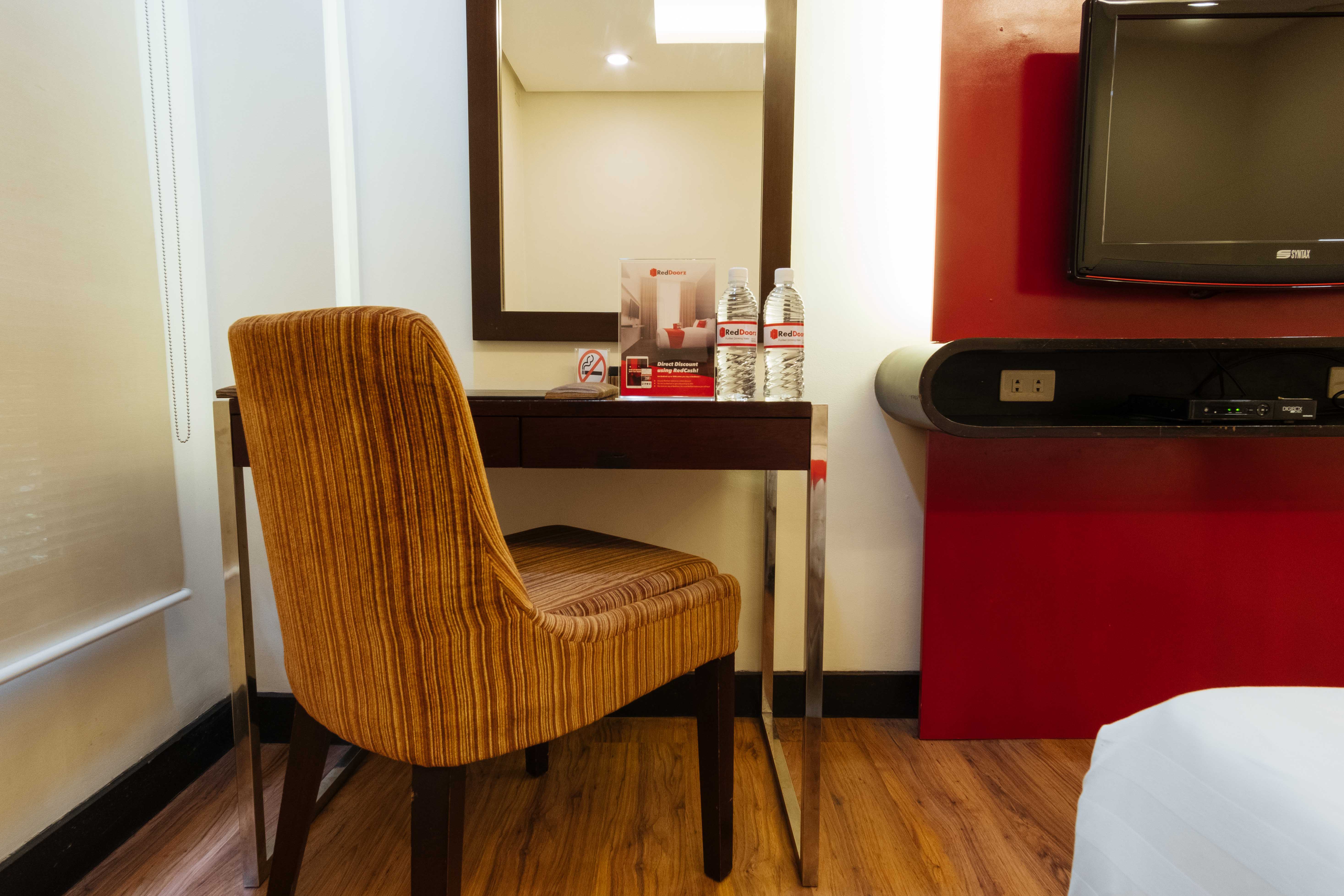 C Boutique Hotel by RedDoorz