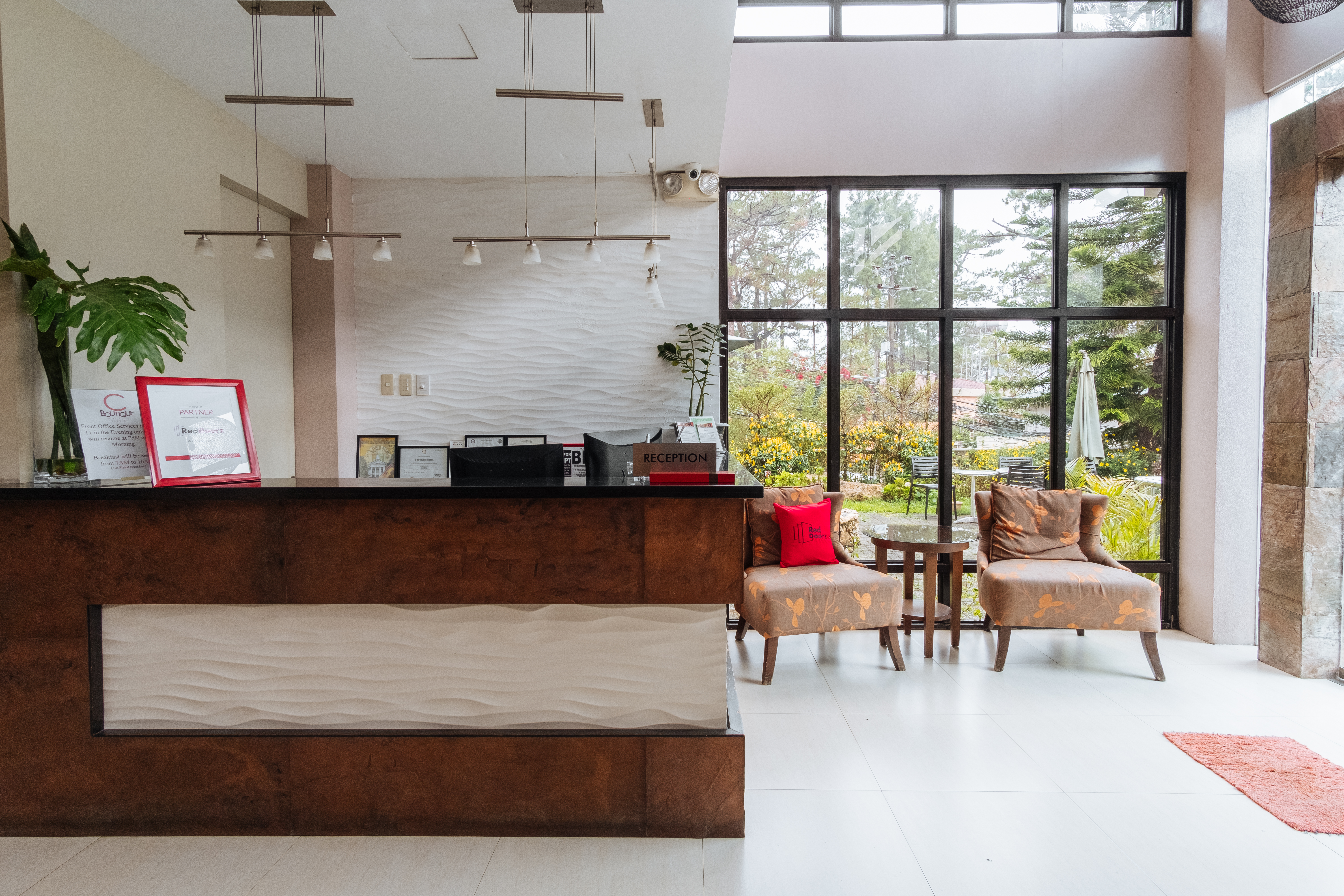 C Boutique Hotel by RedDoorz