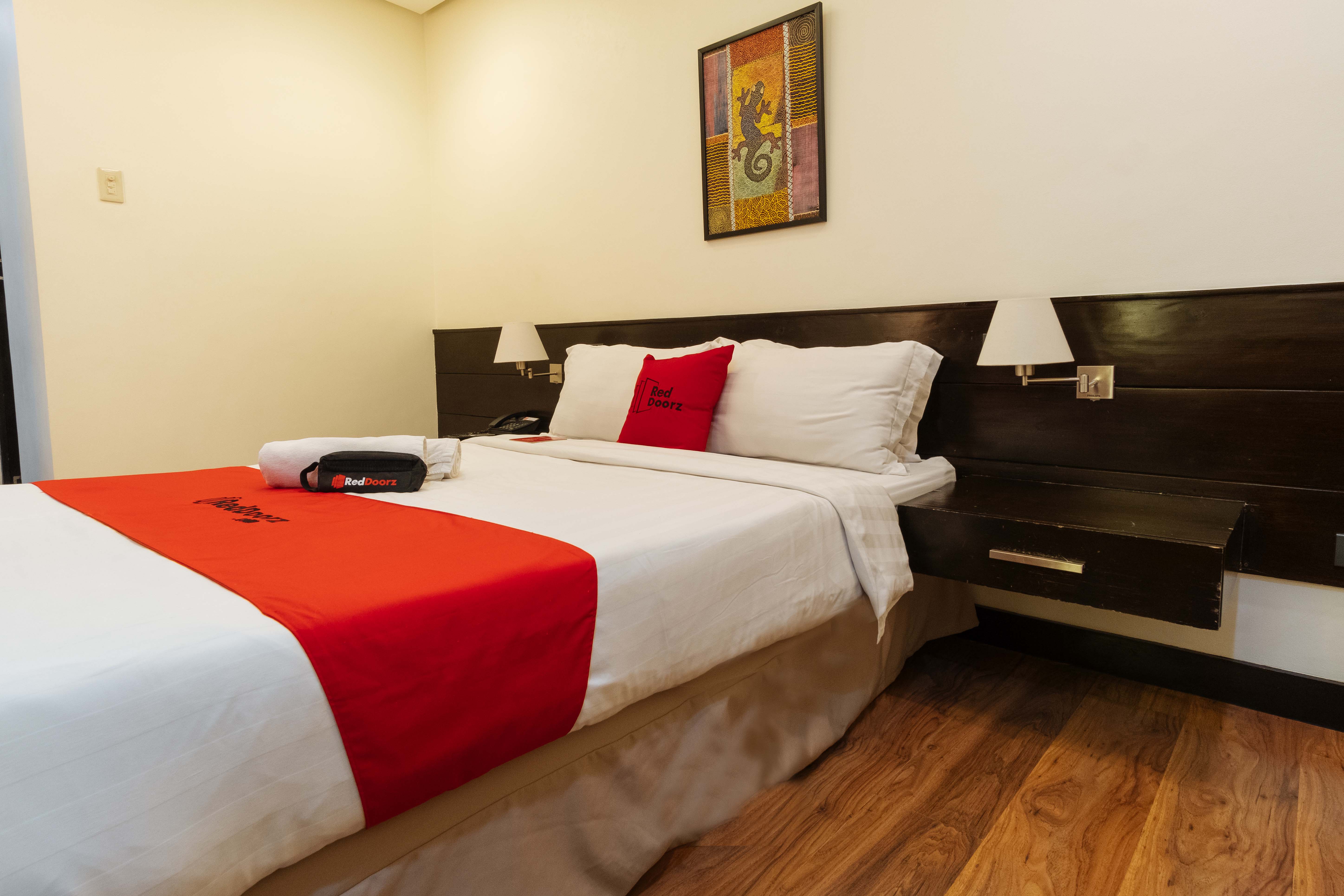 C Boutique Hotel by RedDoorz