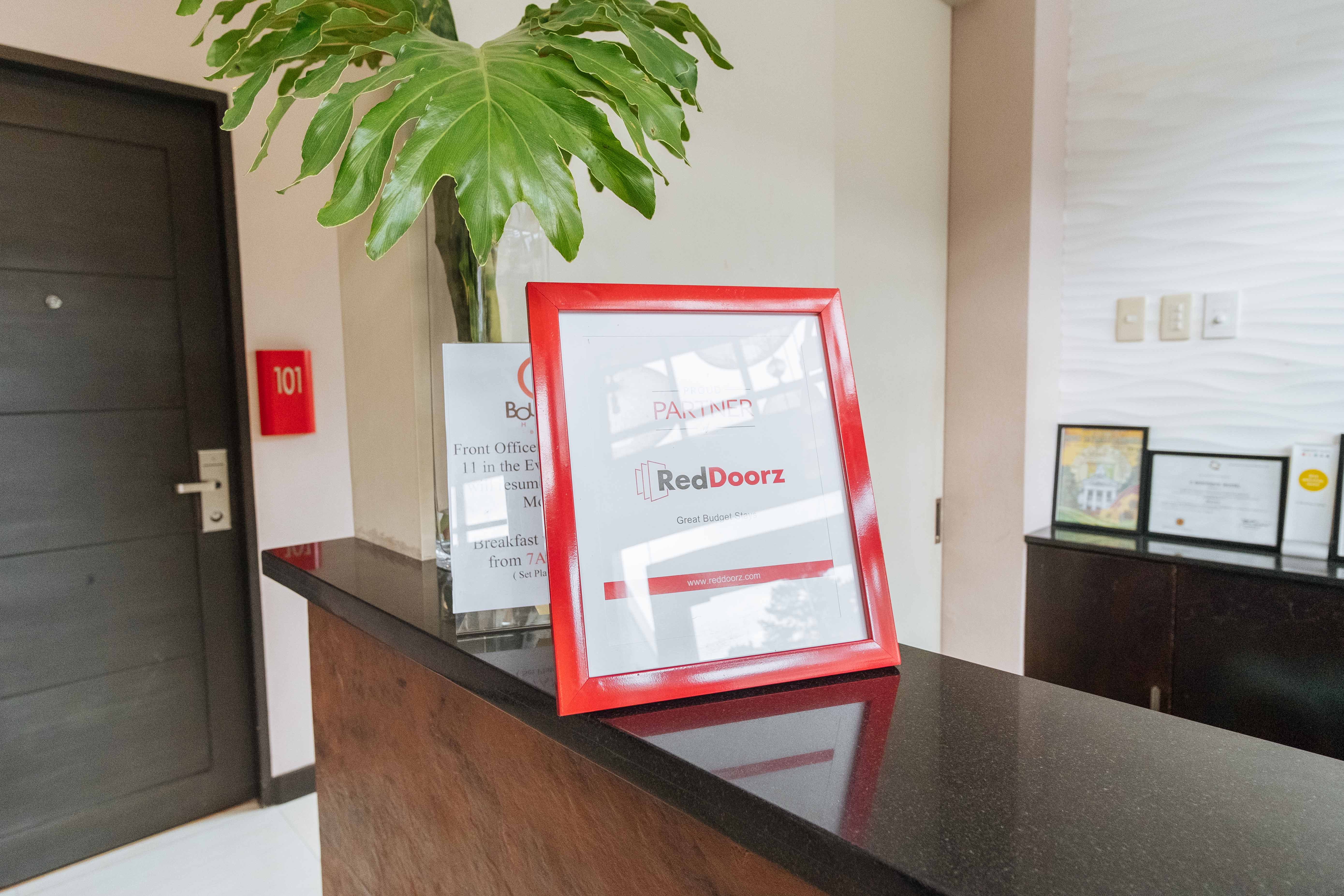 C Boutique Hotel by RedDoorz