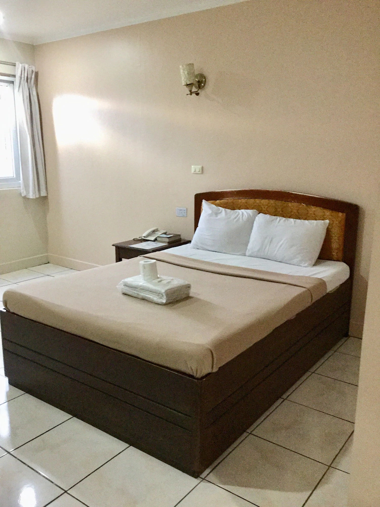 La Brea Inn