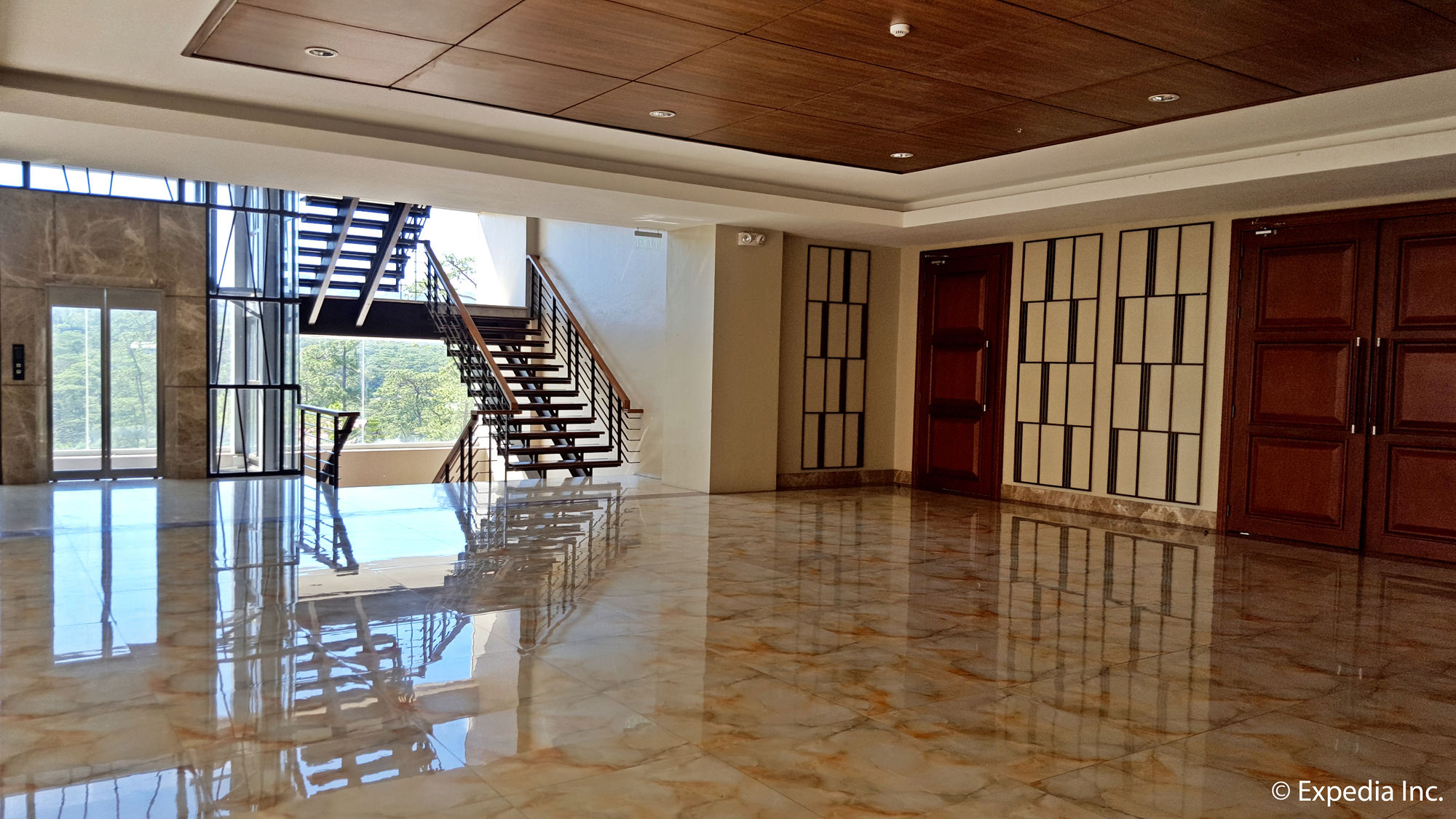 Newtown Plaza Hotel