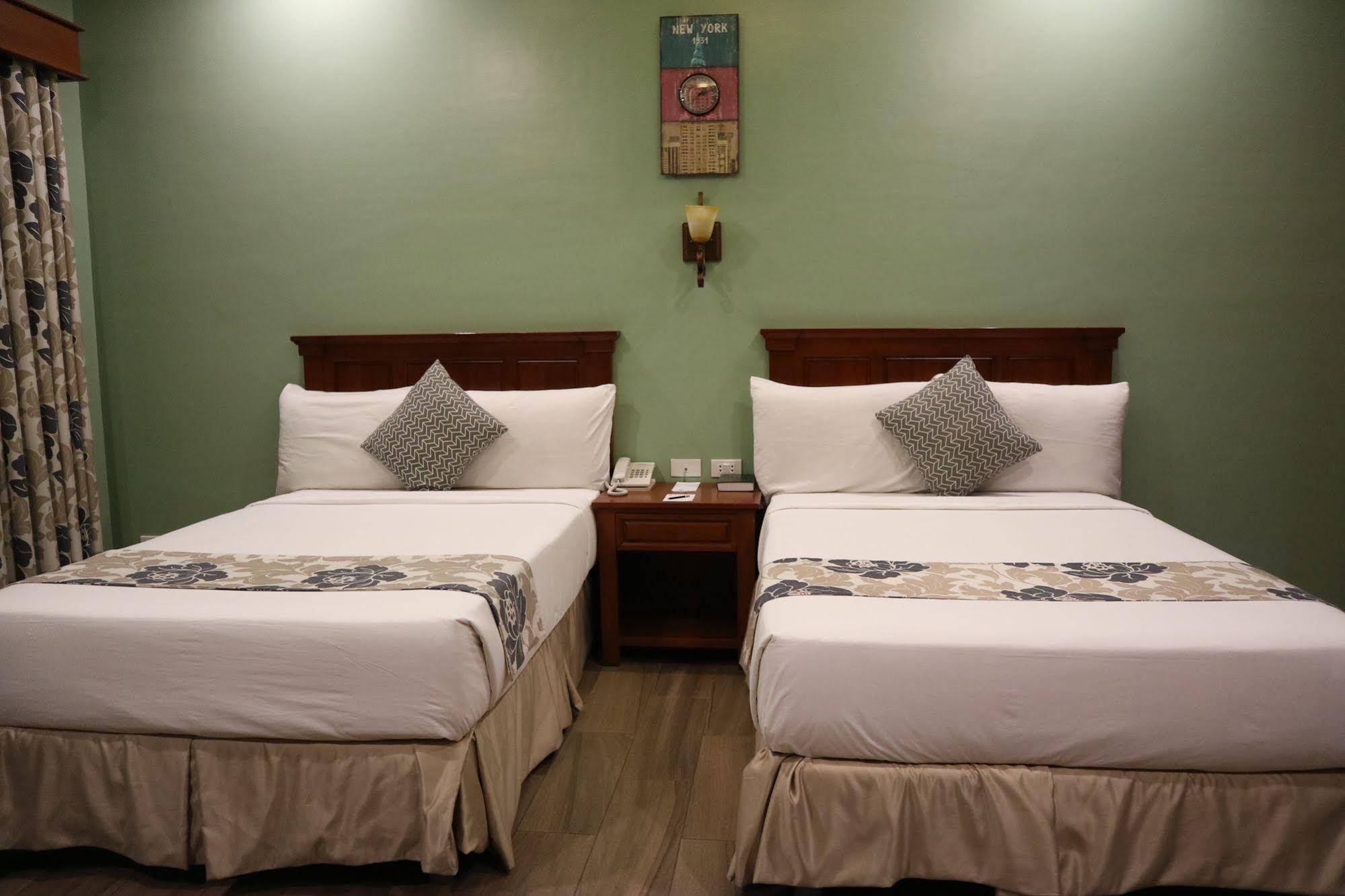 Paragon Hotel & Suites