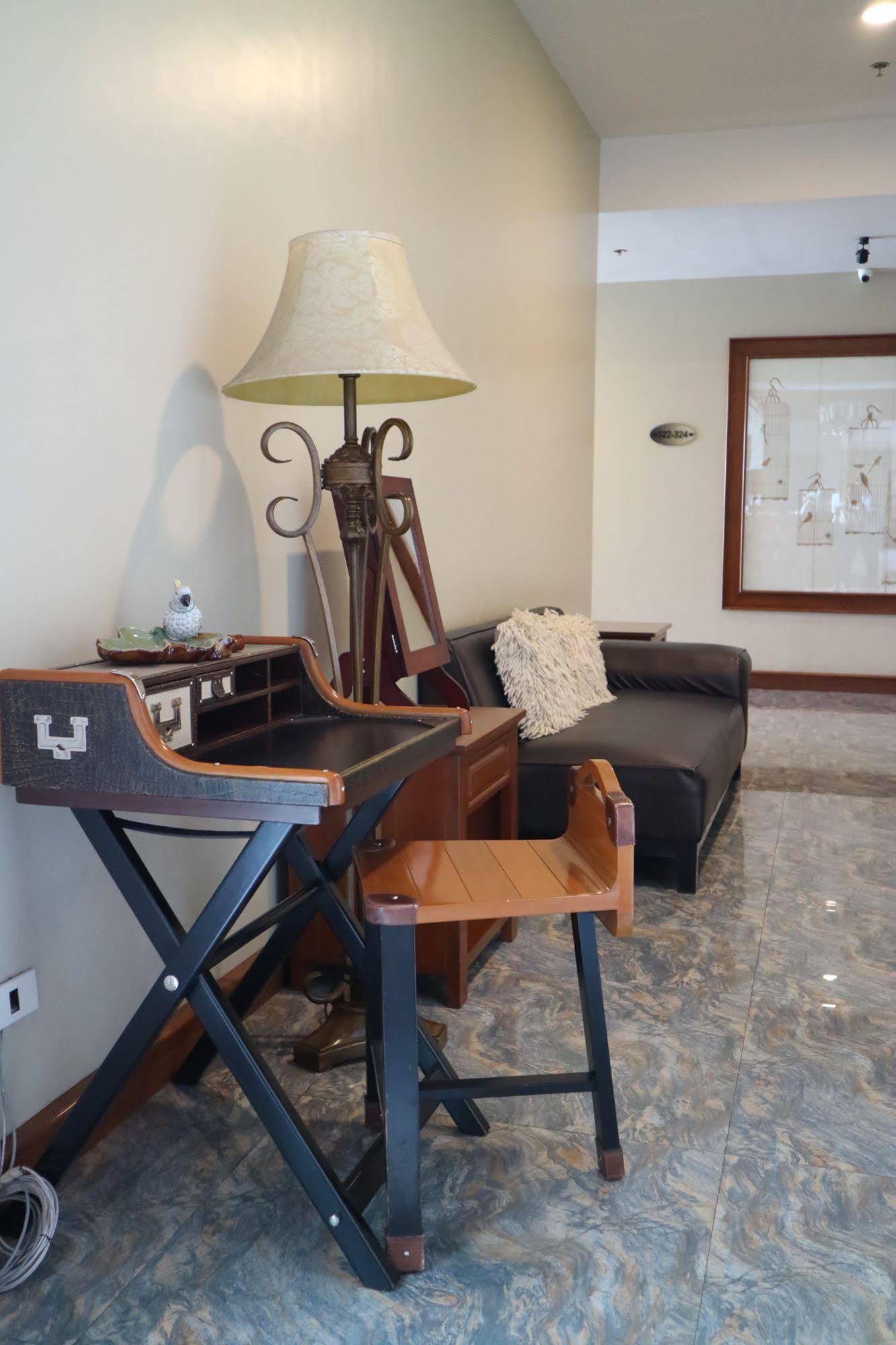 Paragon Hotel & Suites
