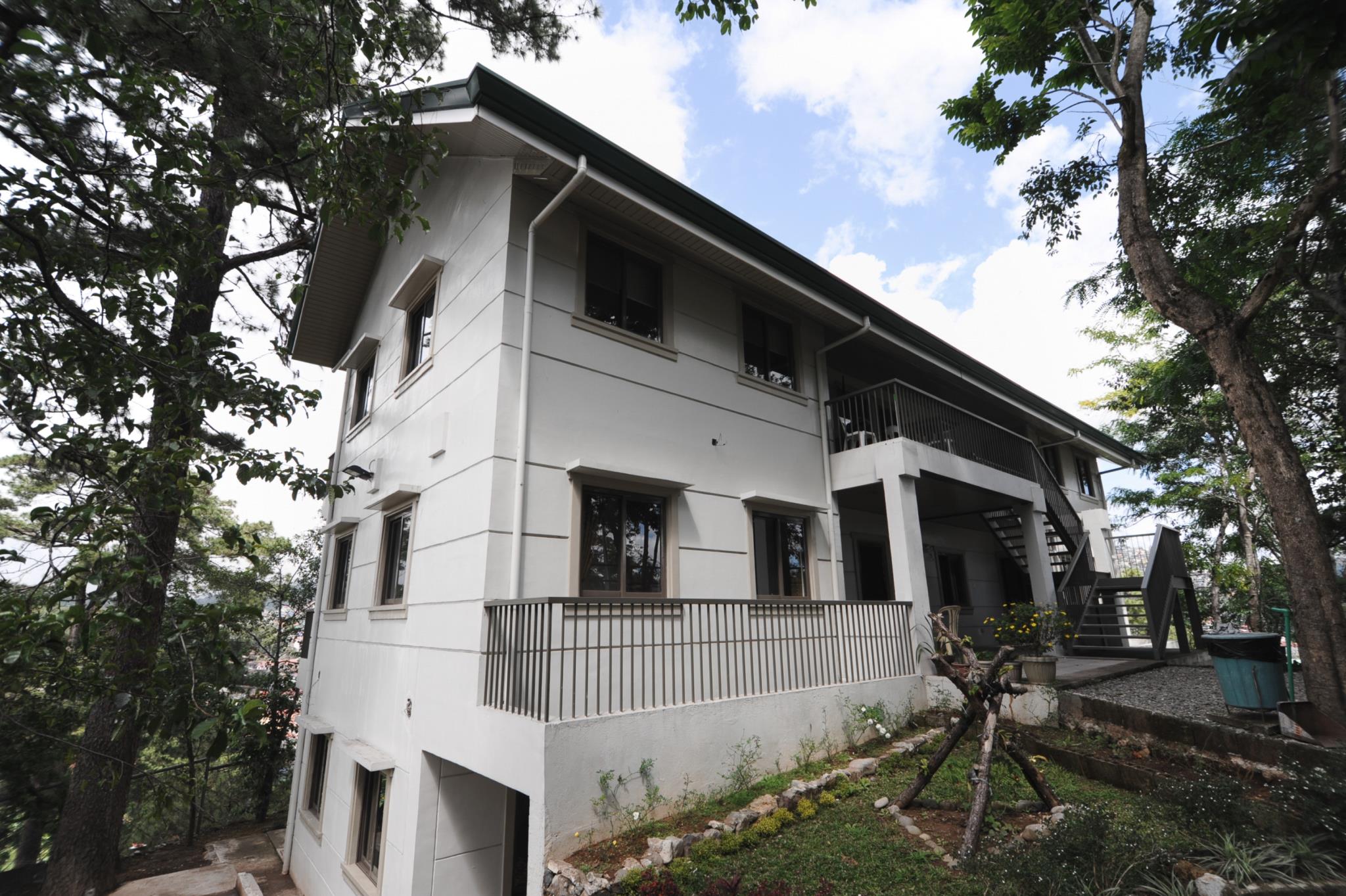 Pine Breeze Cottages