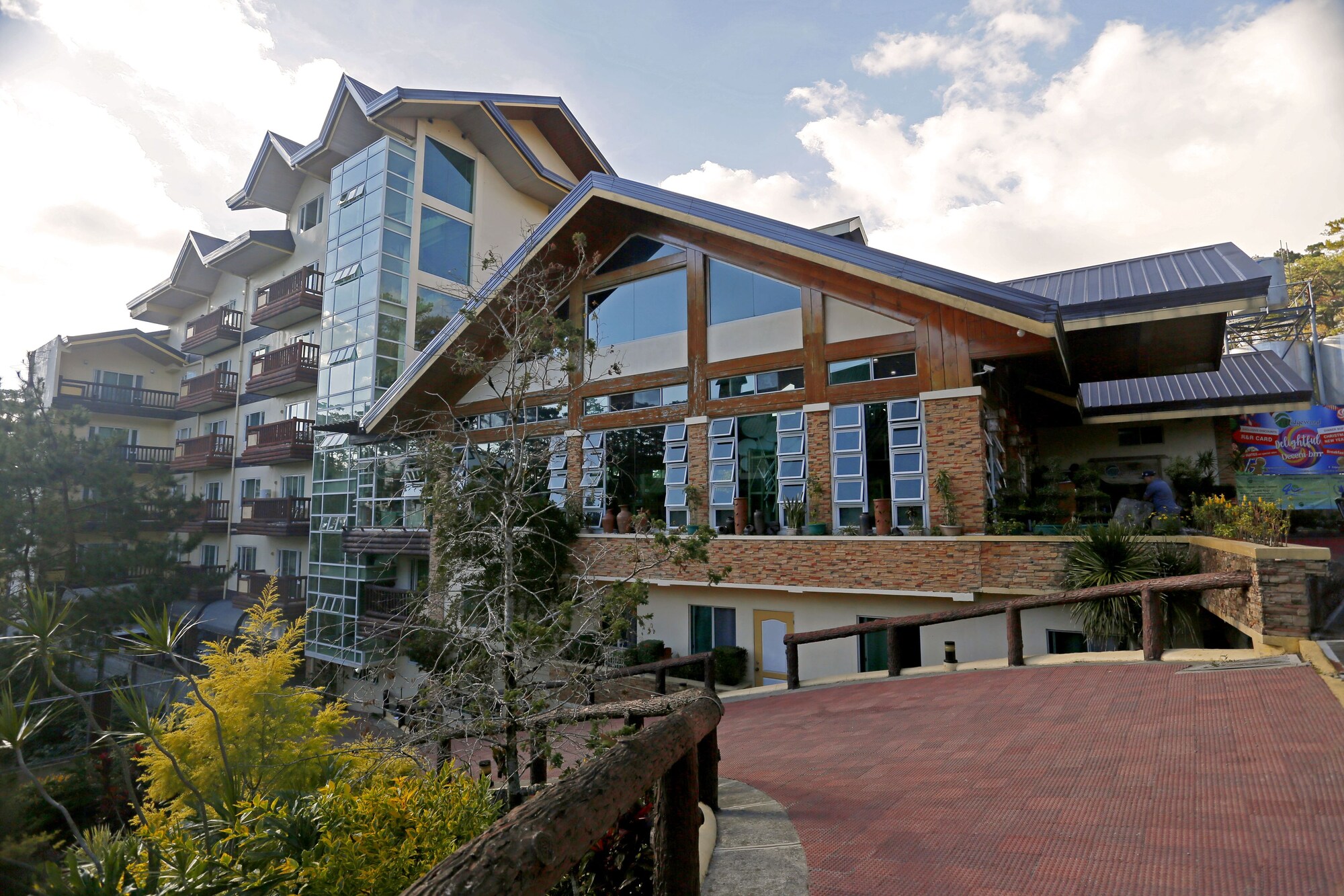Ridgewood Hotel