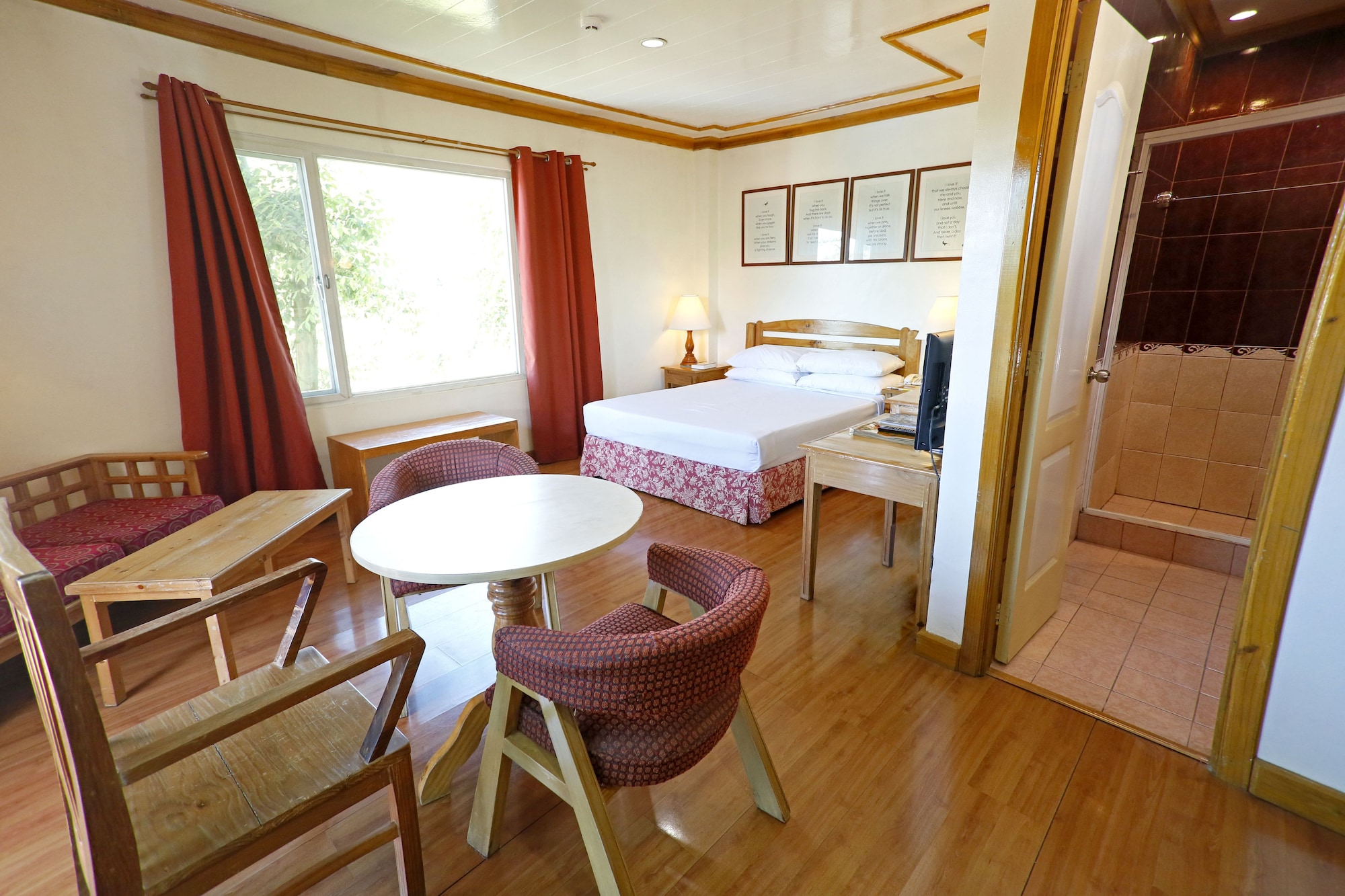 Ridgewood Hotel