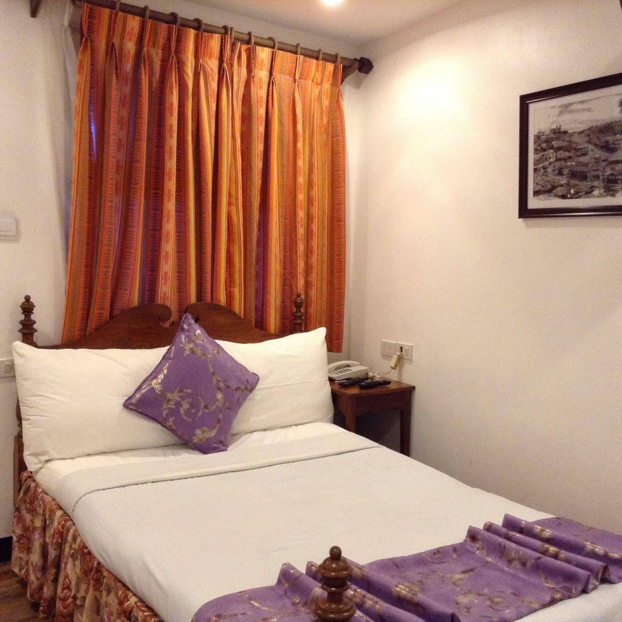 Safari Lodge Baguio by Log Cabin Hotel