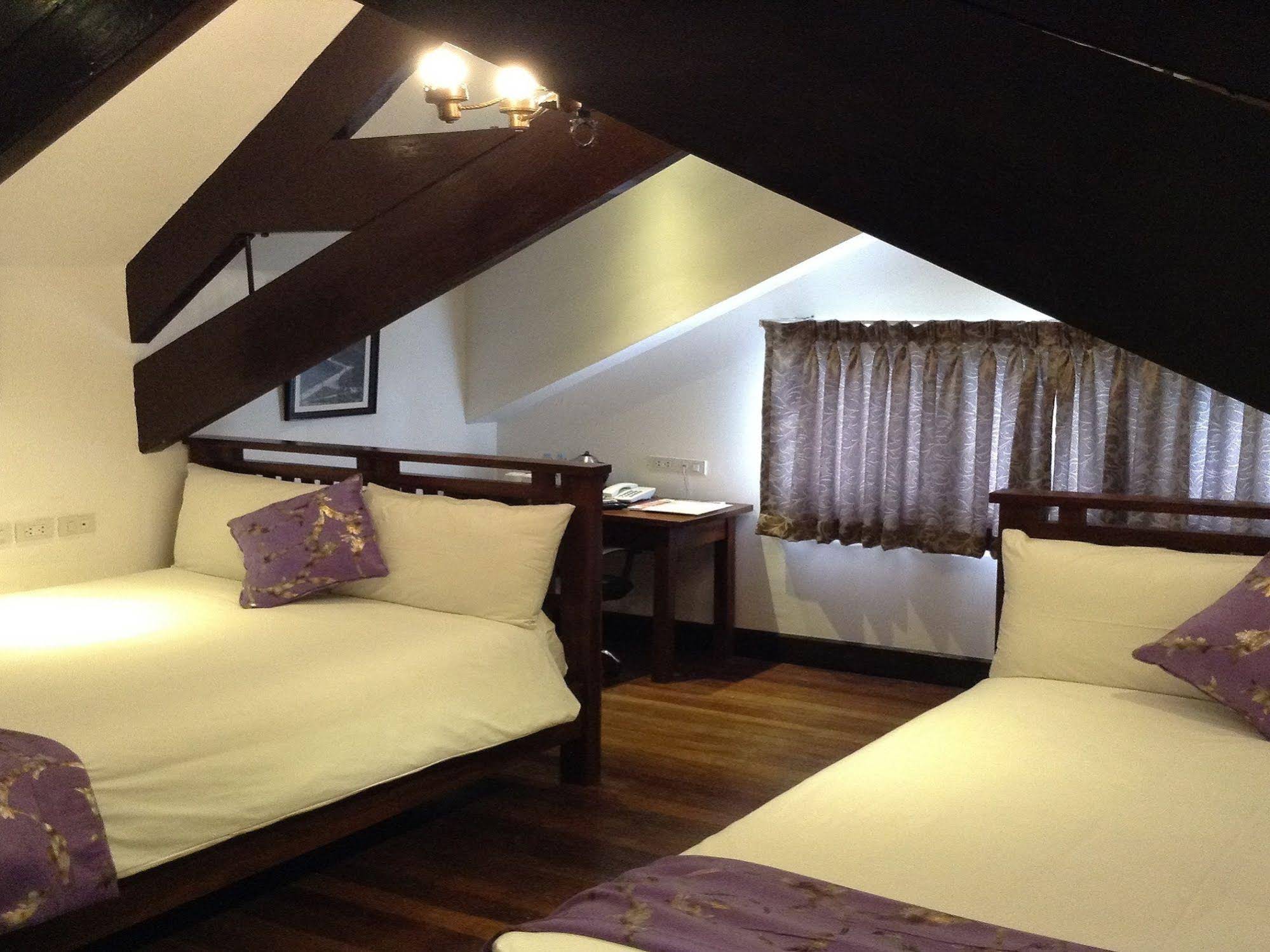 Safari Lodge Baguio by Log Cabin Hotel
